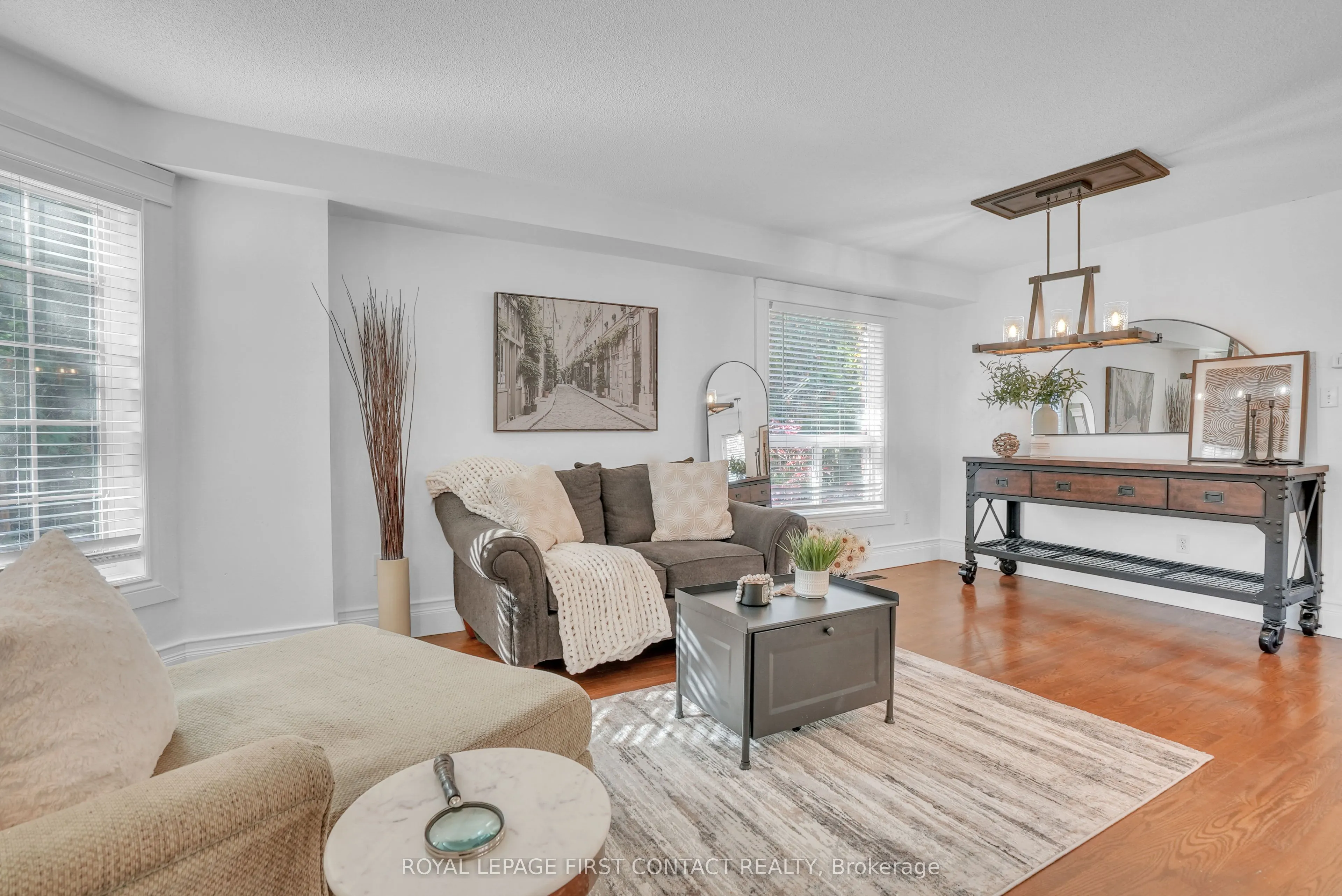 1328 Vincent Crescent