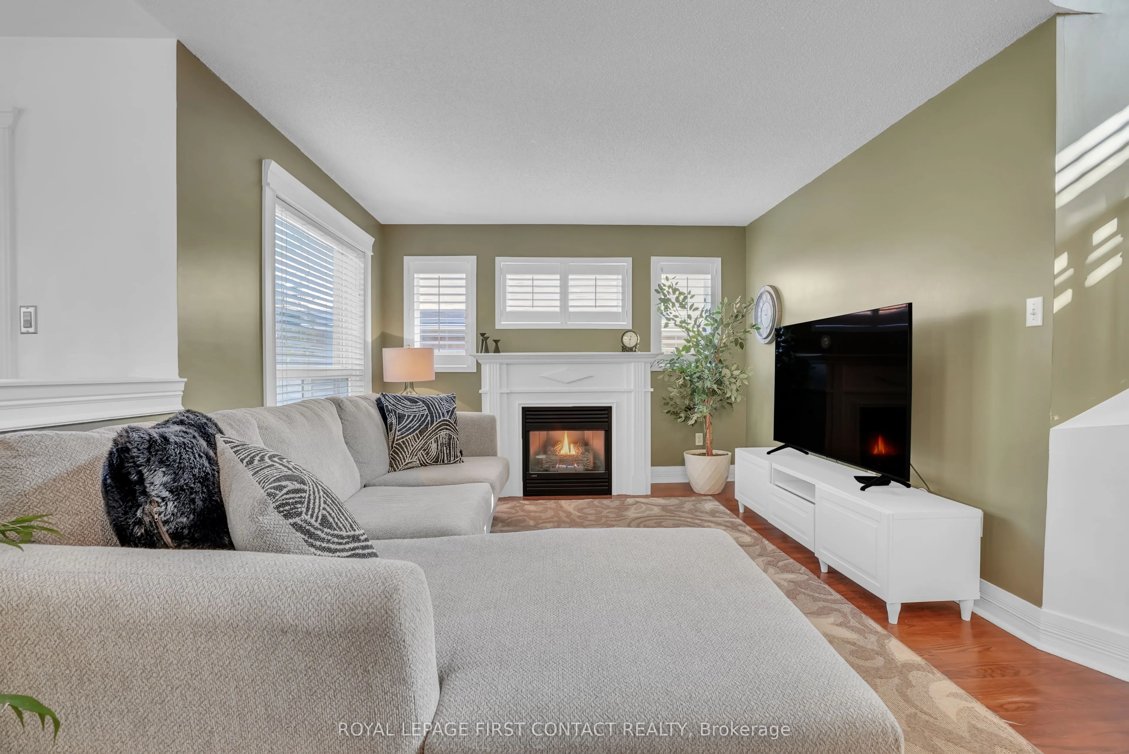 1328 Vincent Crescent