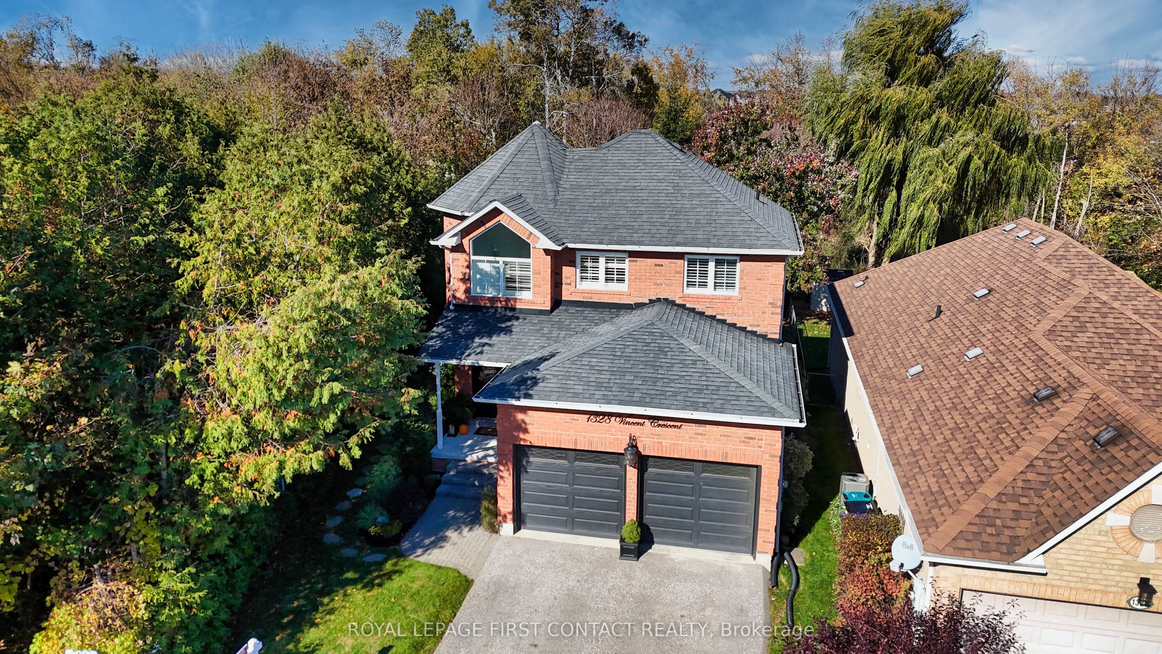 1328 Vincent Crescent