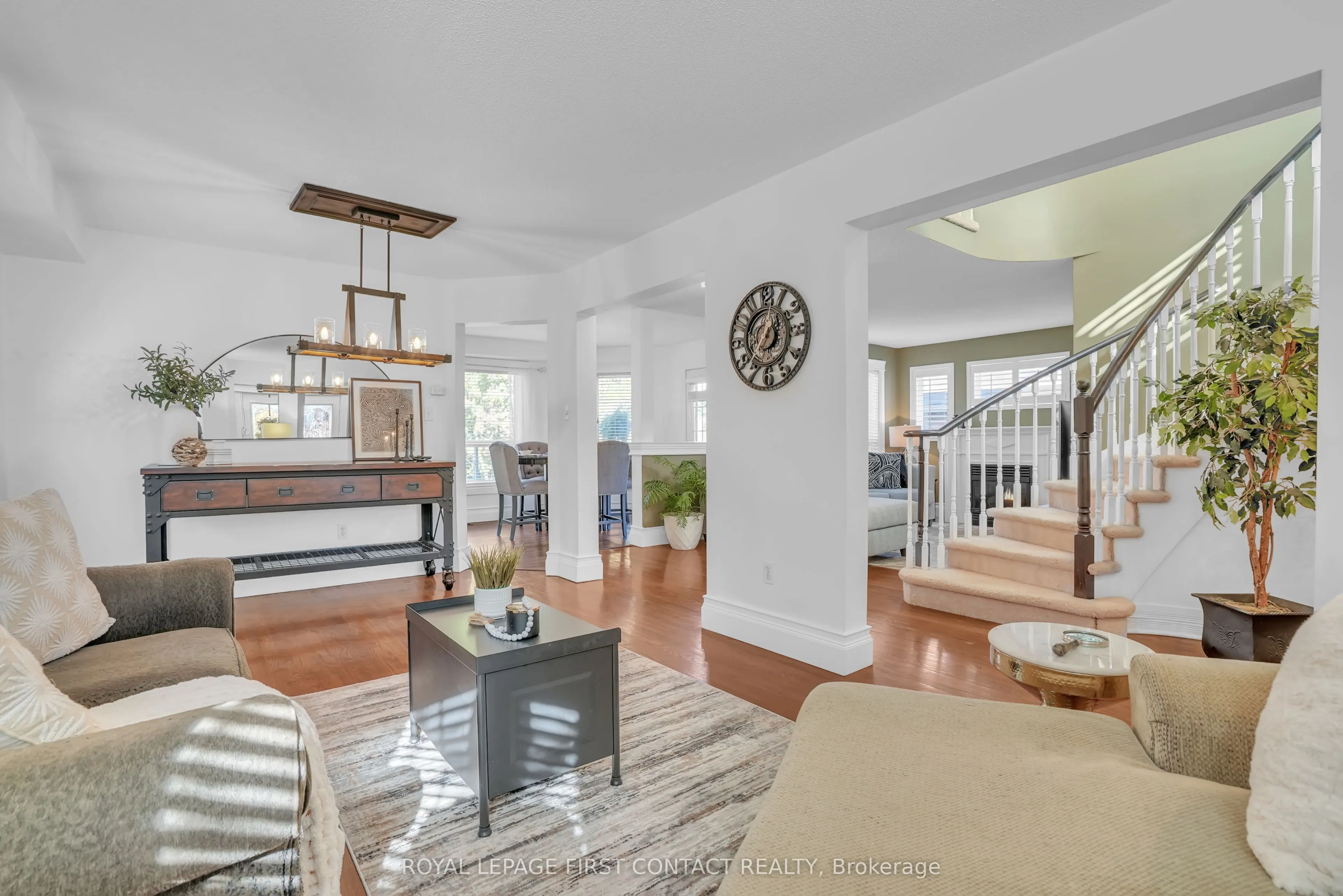 1328 Vincent Crescent