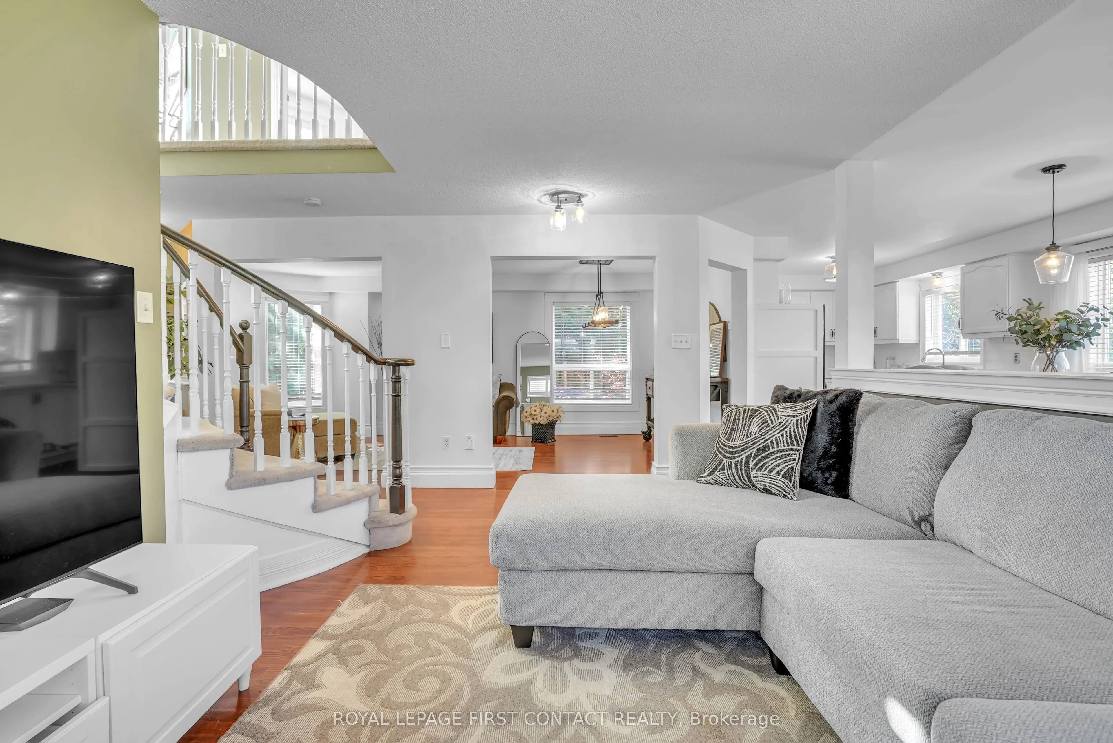 1328 Vincent Crescent