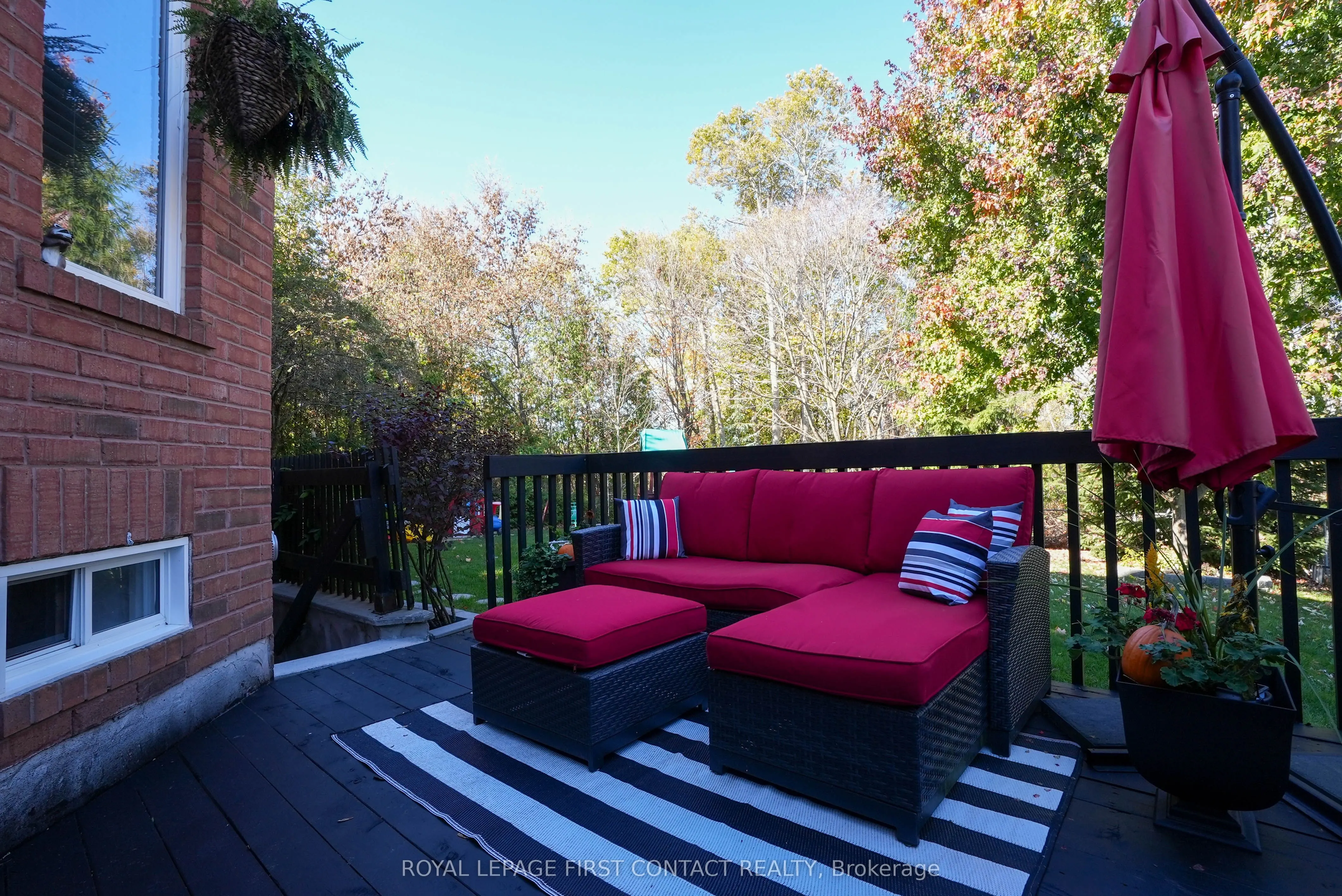 1328 Vincent Crescent