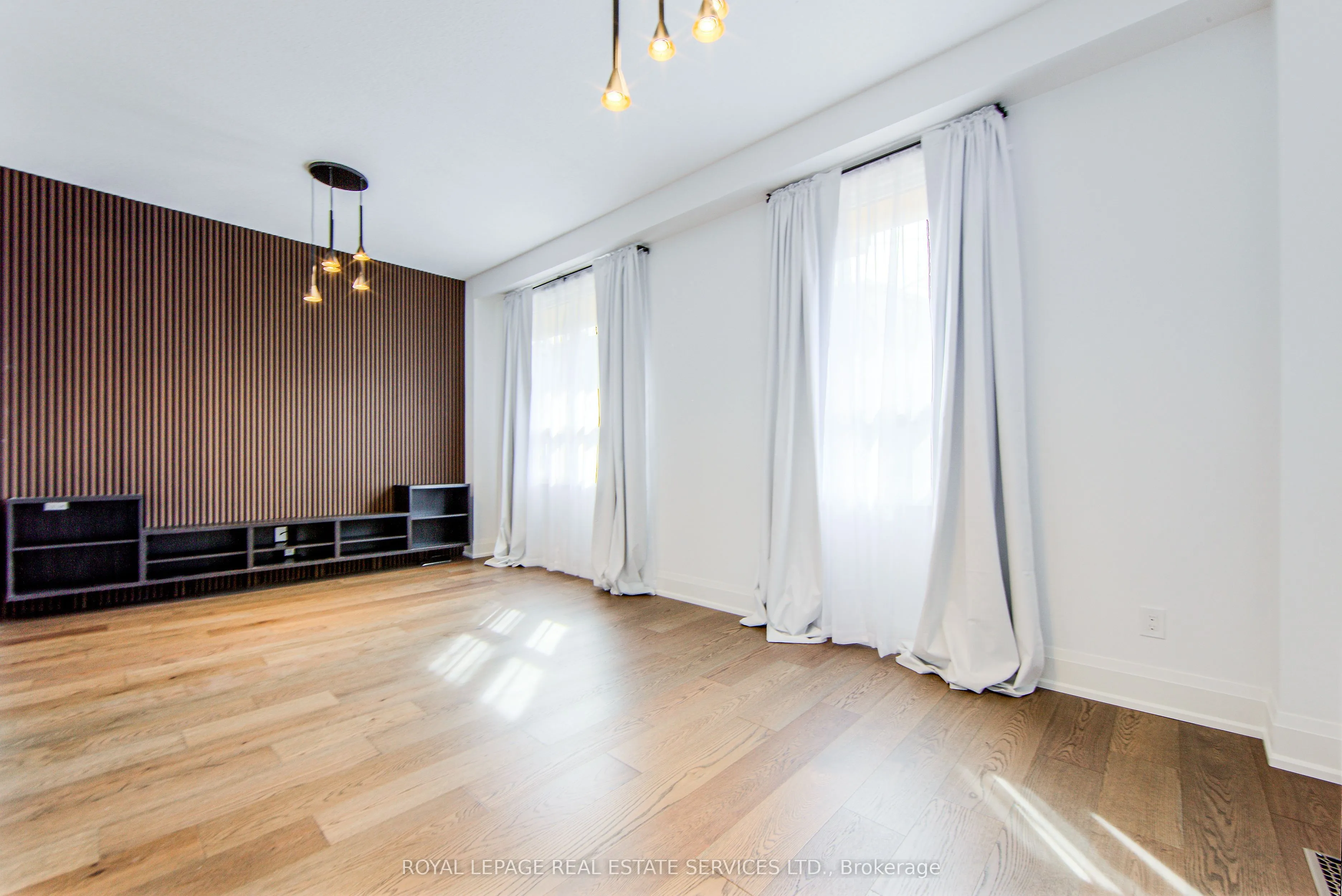 27 Poplar Crescent, #20