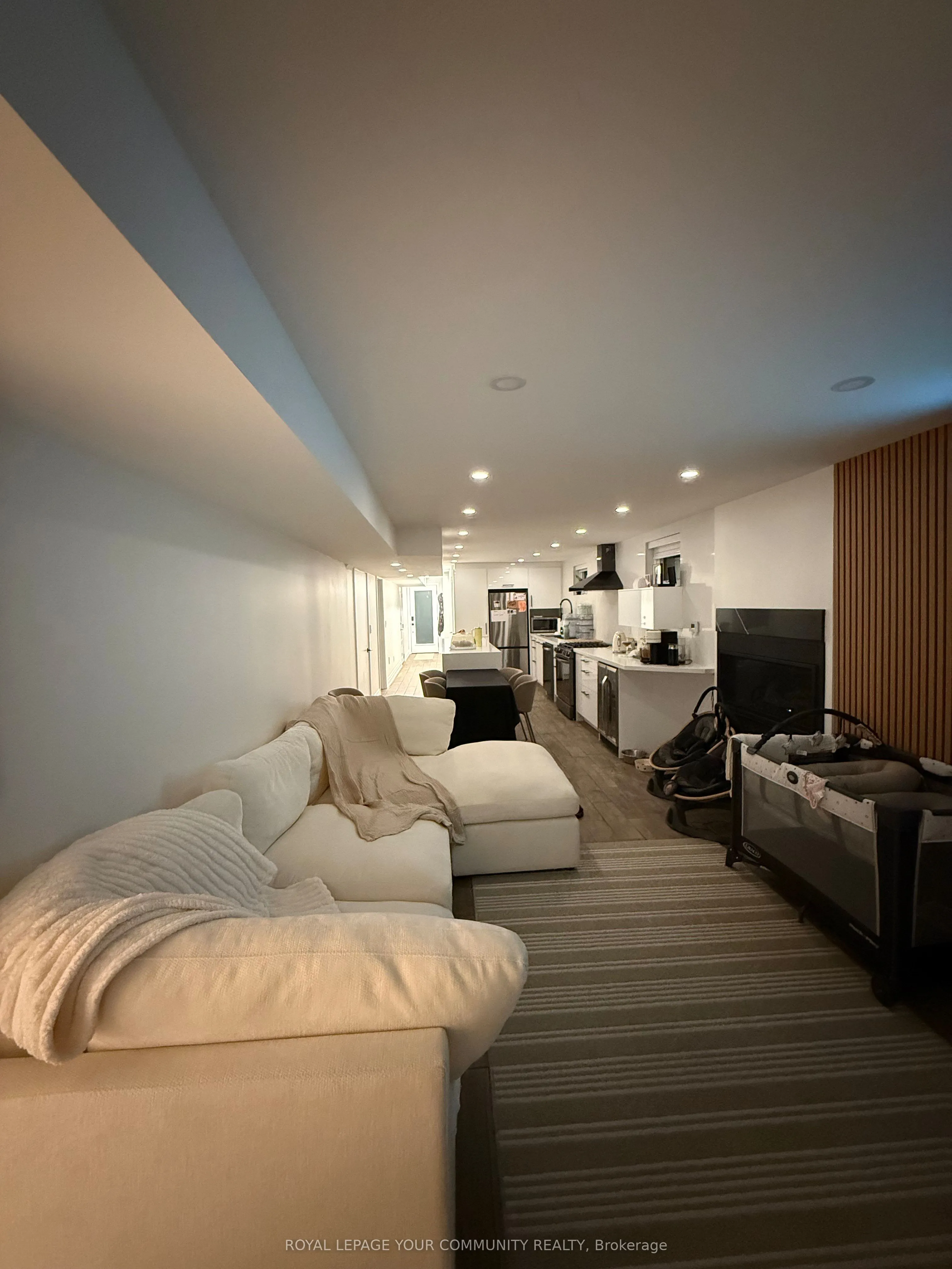 89 Maplegrove Avenue, #LOWER