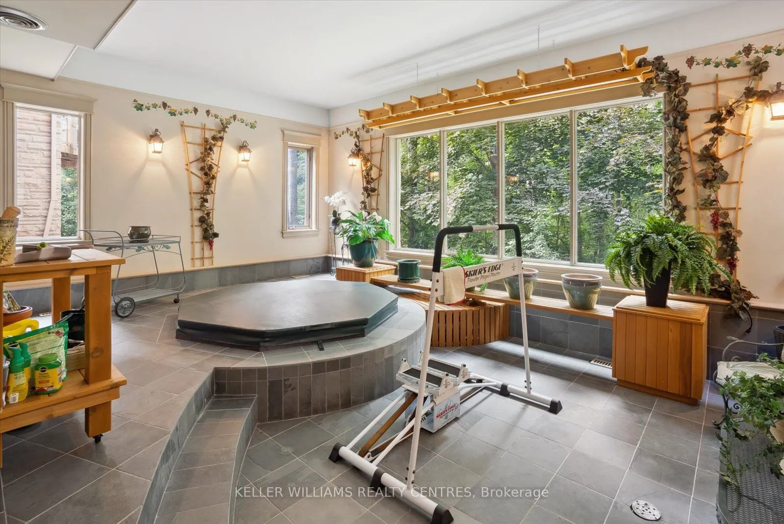 6 Country Heights Drive