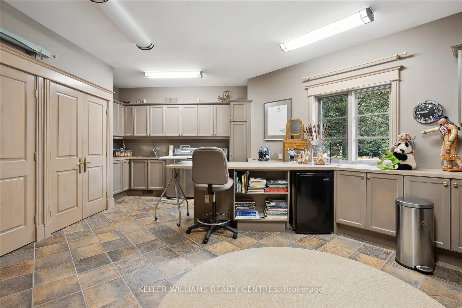 6 Country Heights Drive