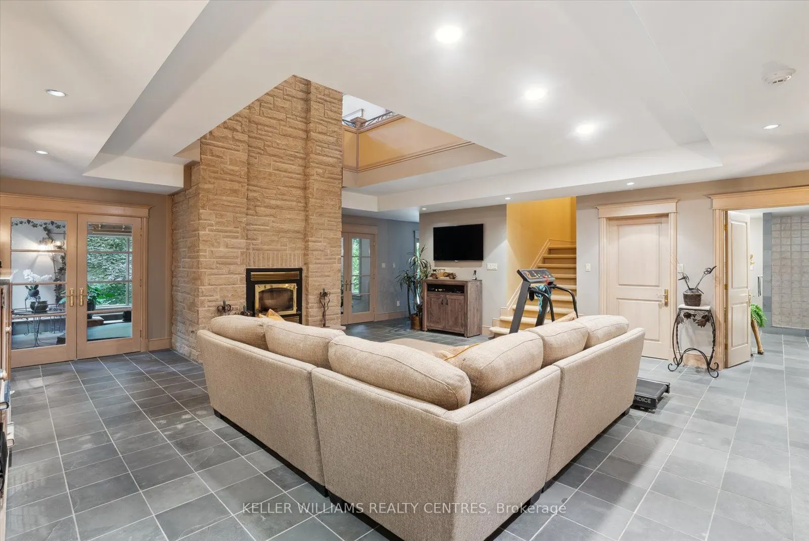 6 Country Heights Drive