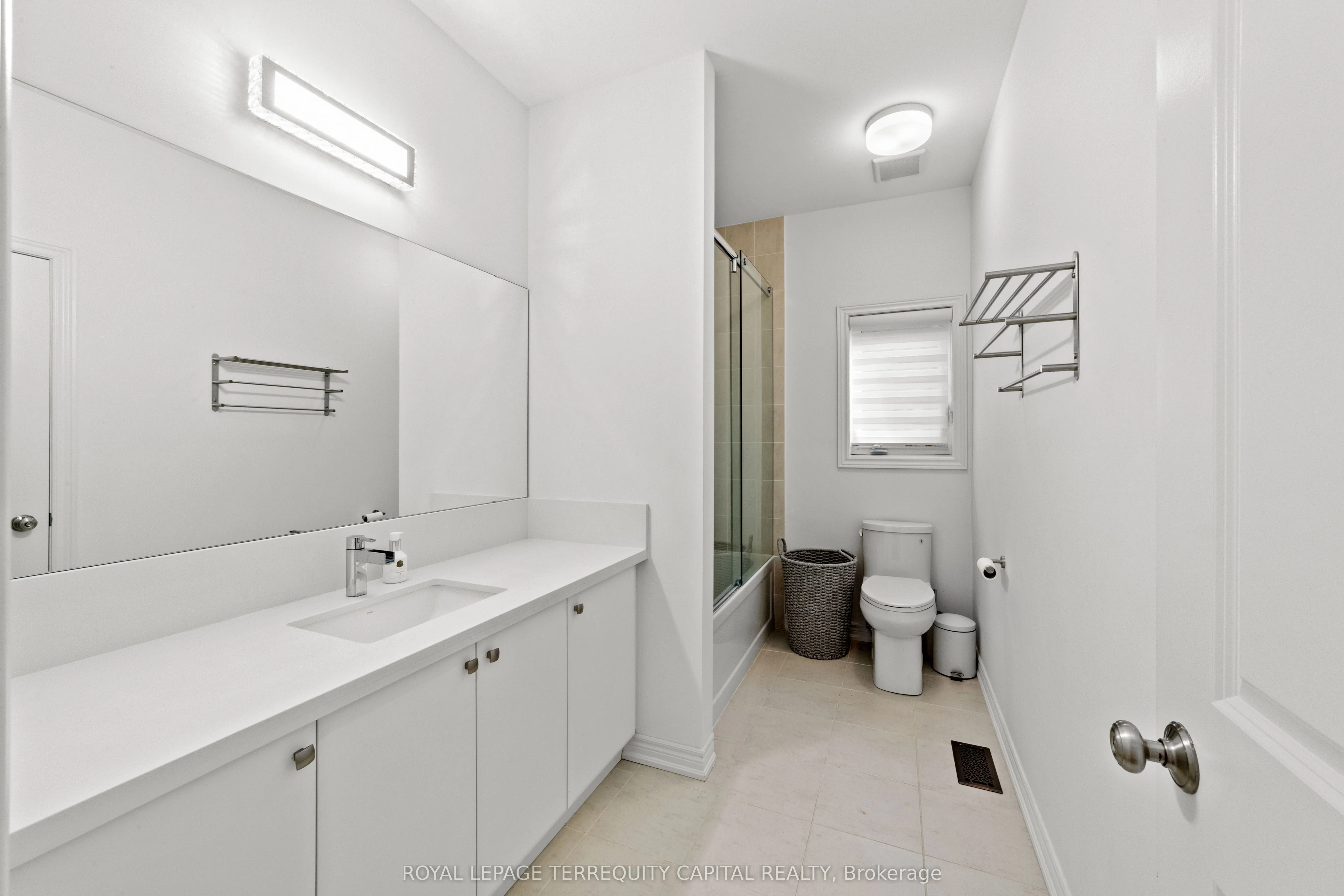 144 Pine Hill Crescent