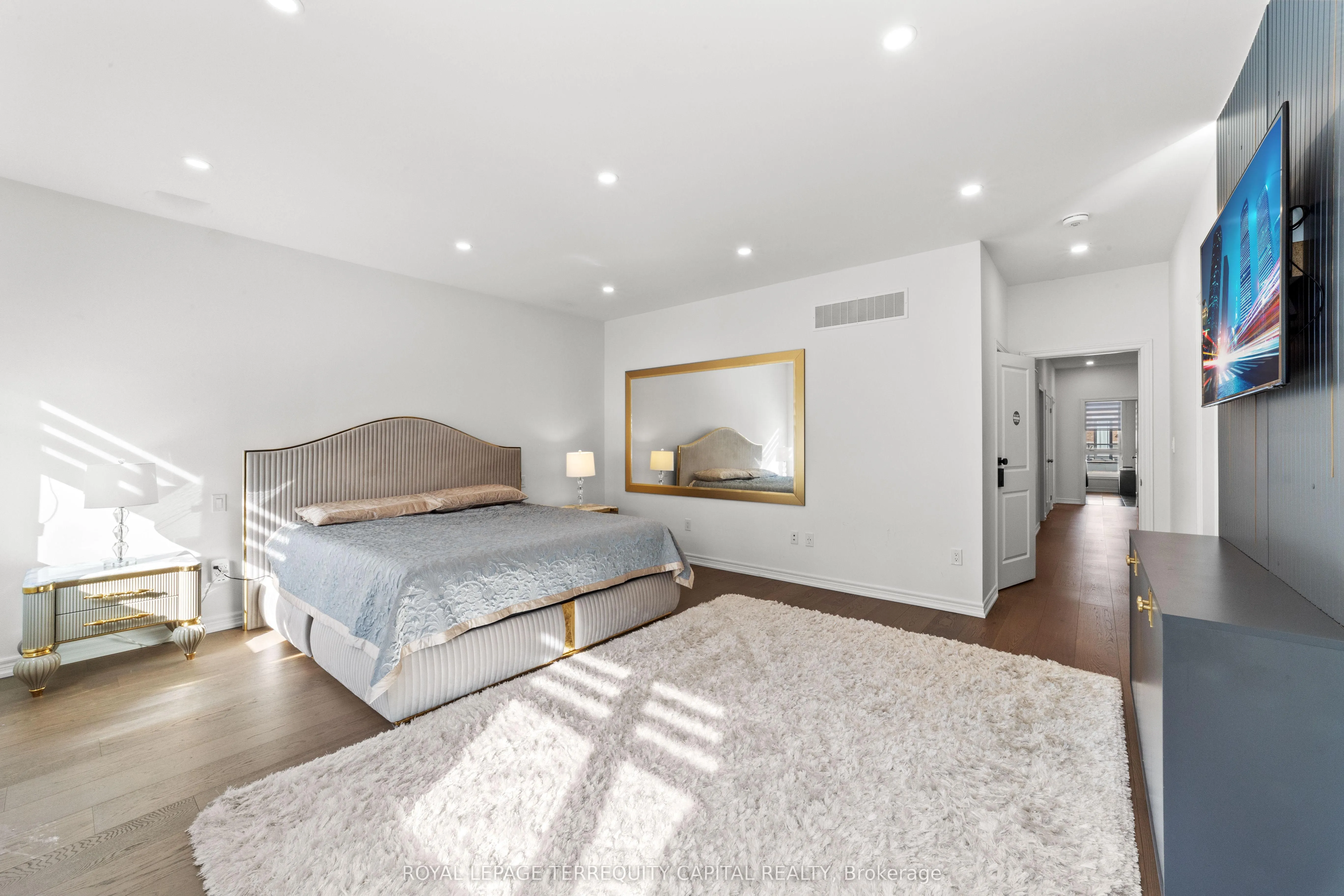 144 Pine Hill Crescent