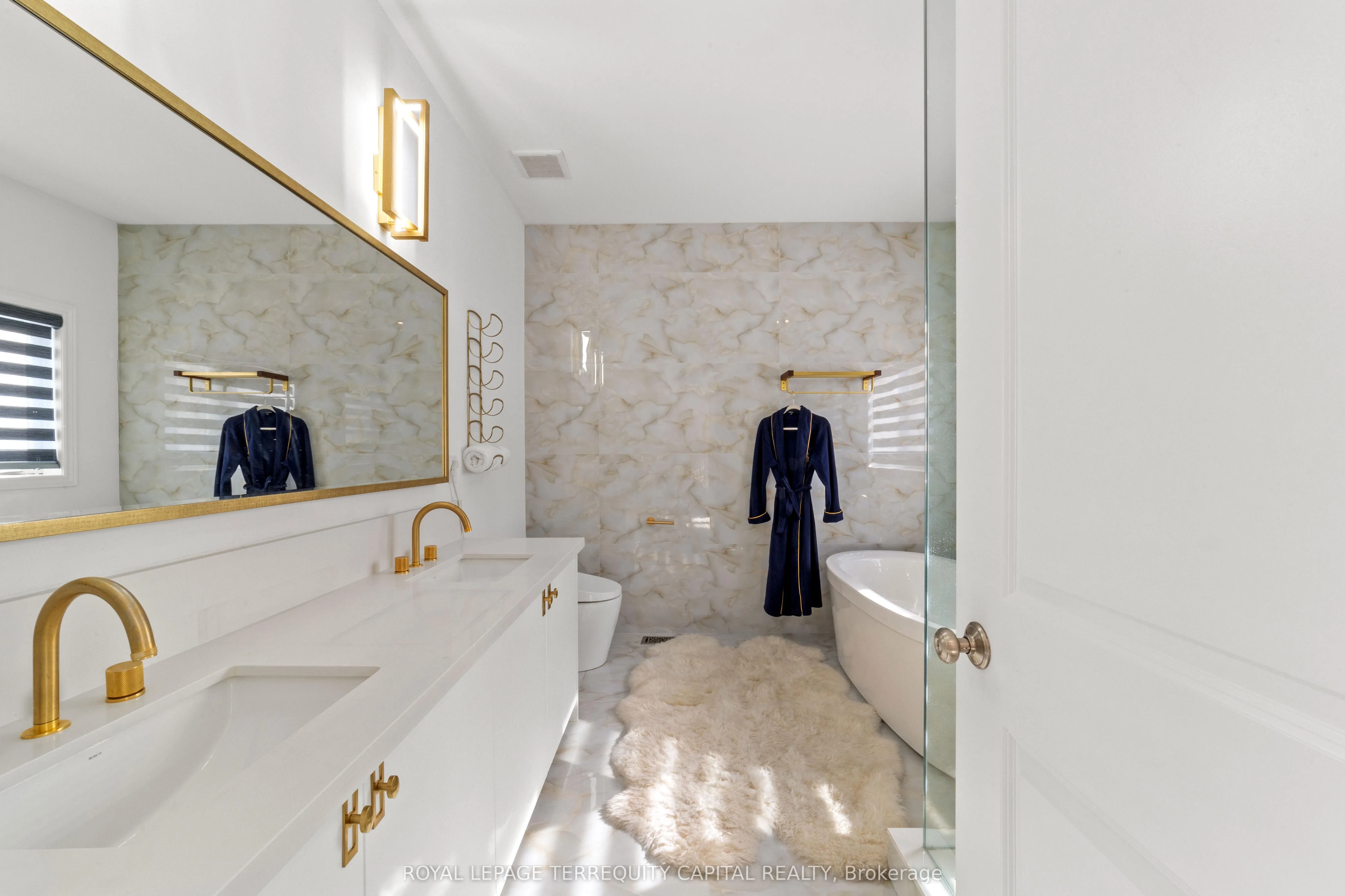 144 Pine Hill Crescent