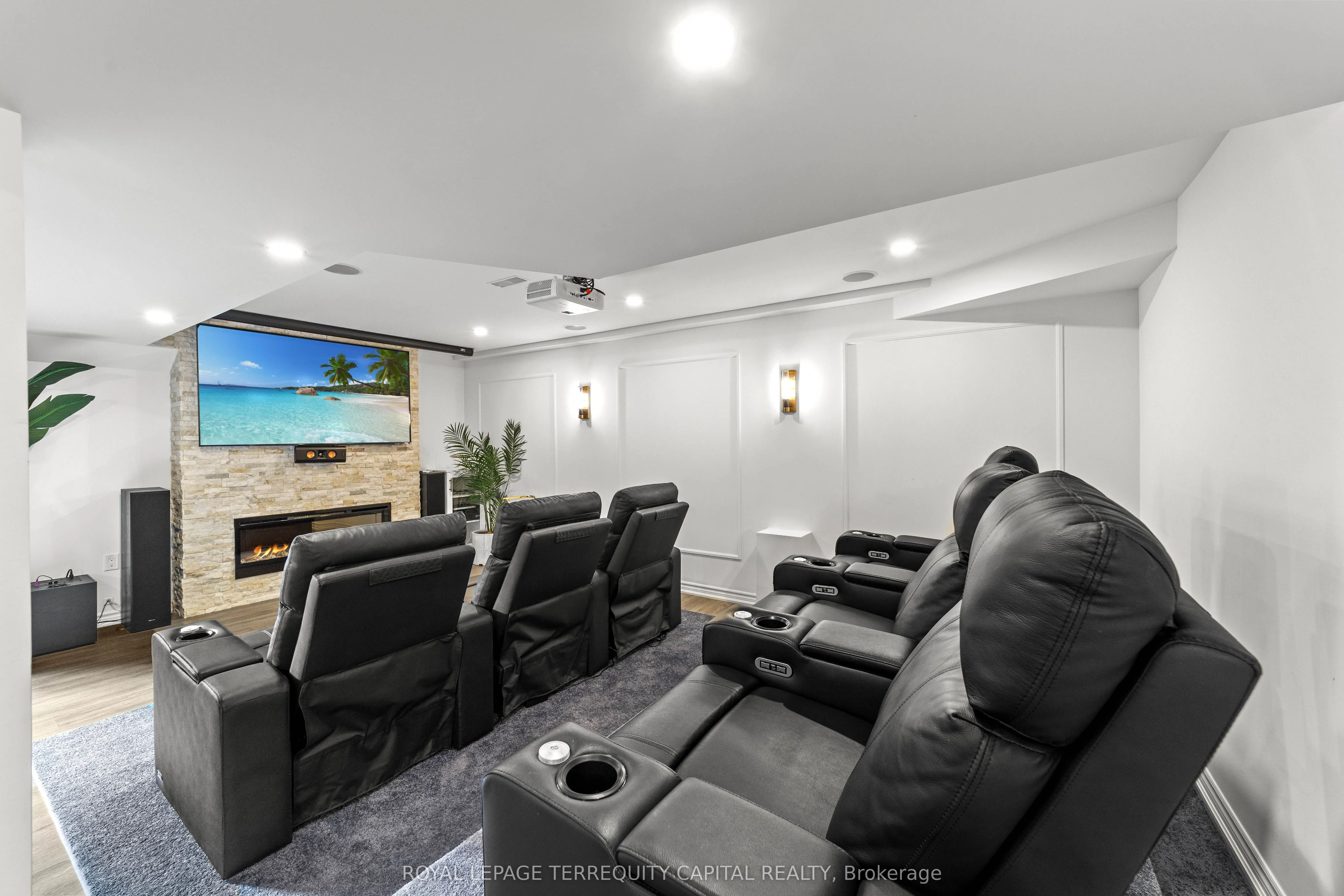 144 Pine Hill Crescent