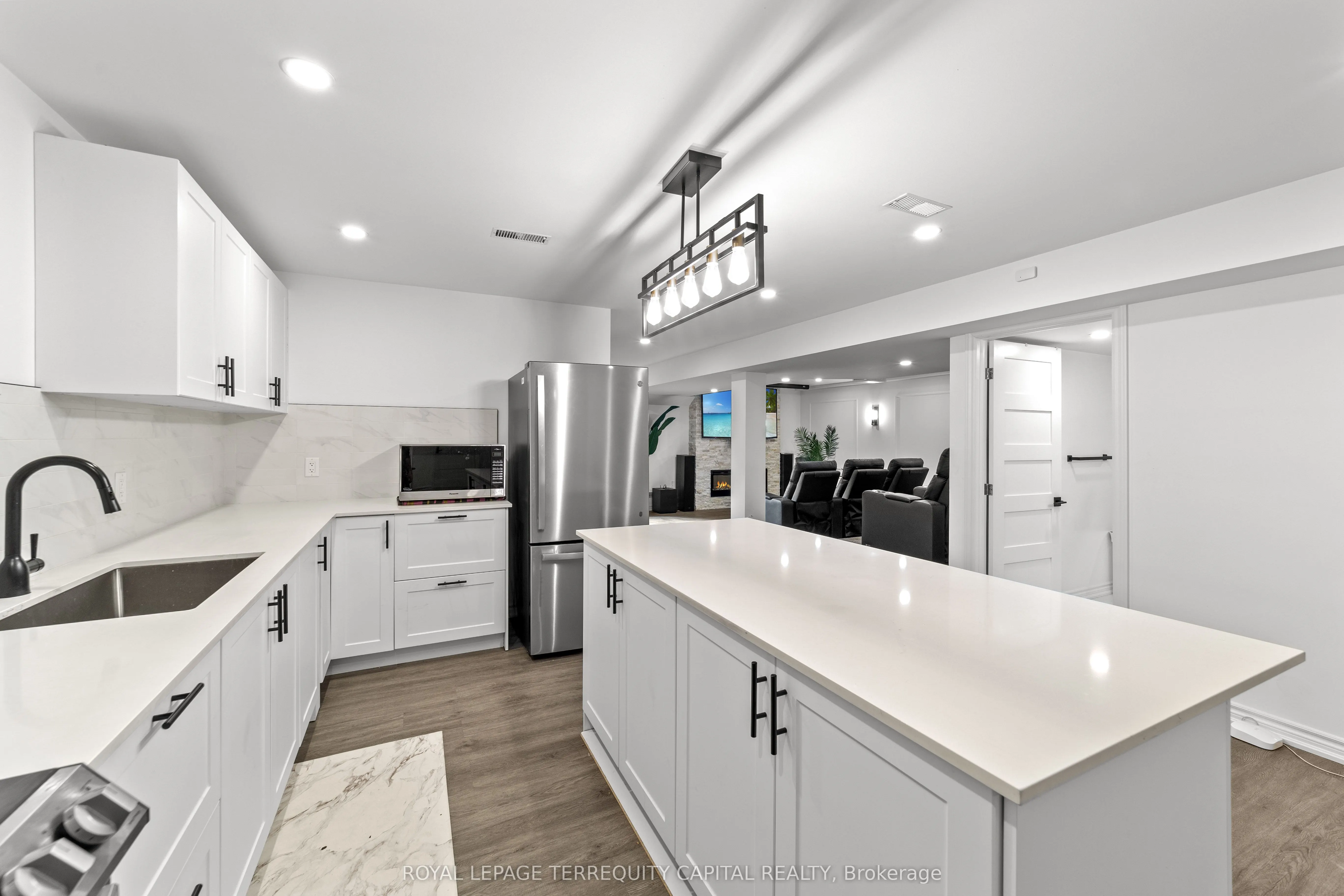 144 Pine Hill Crescent