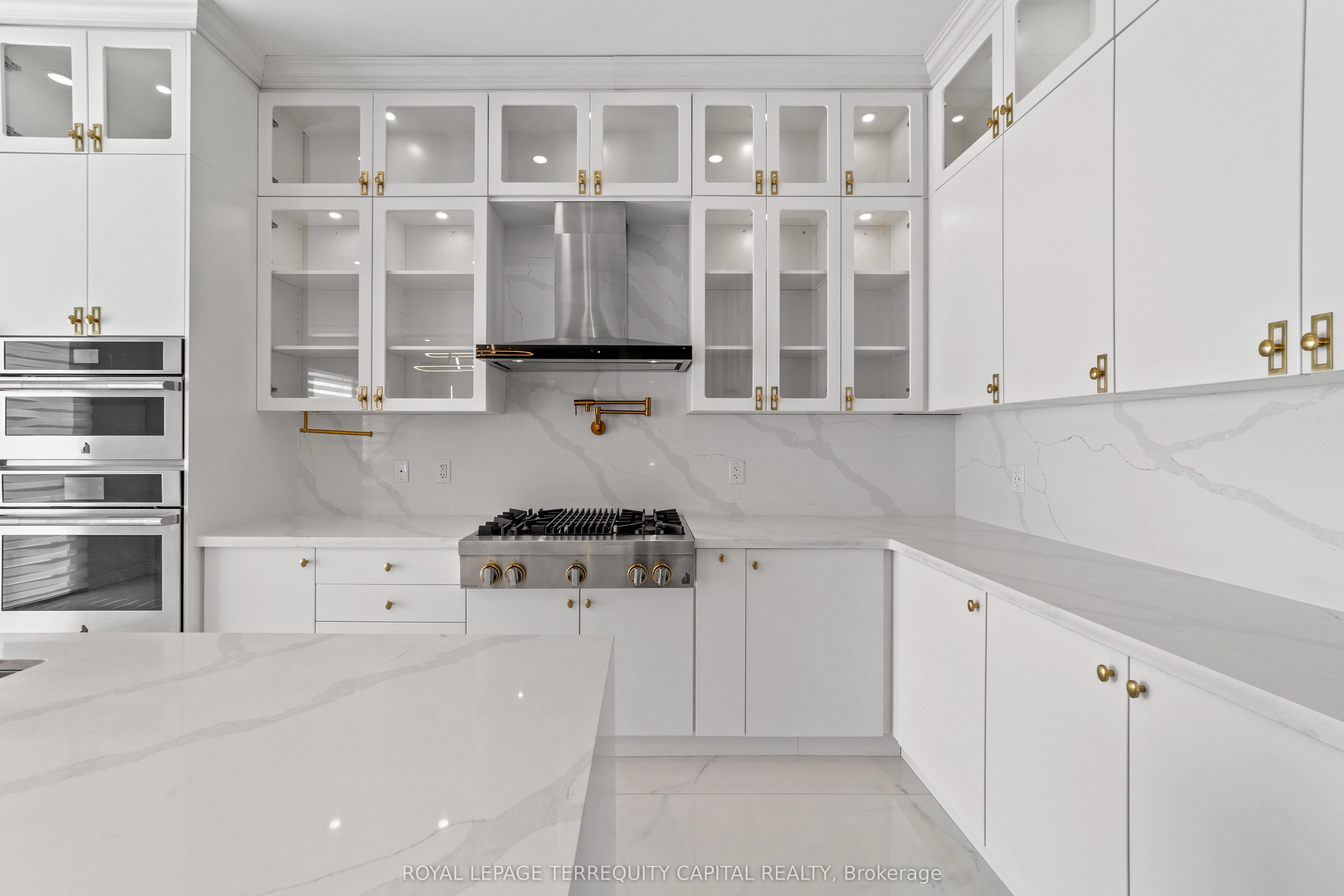 144 Pine Hill Crescent