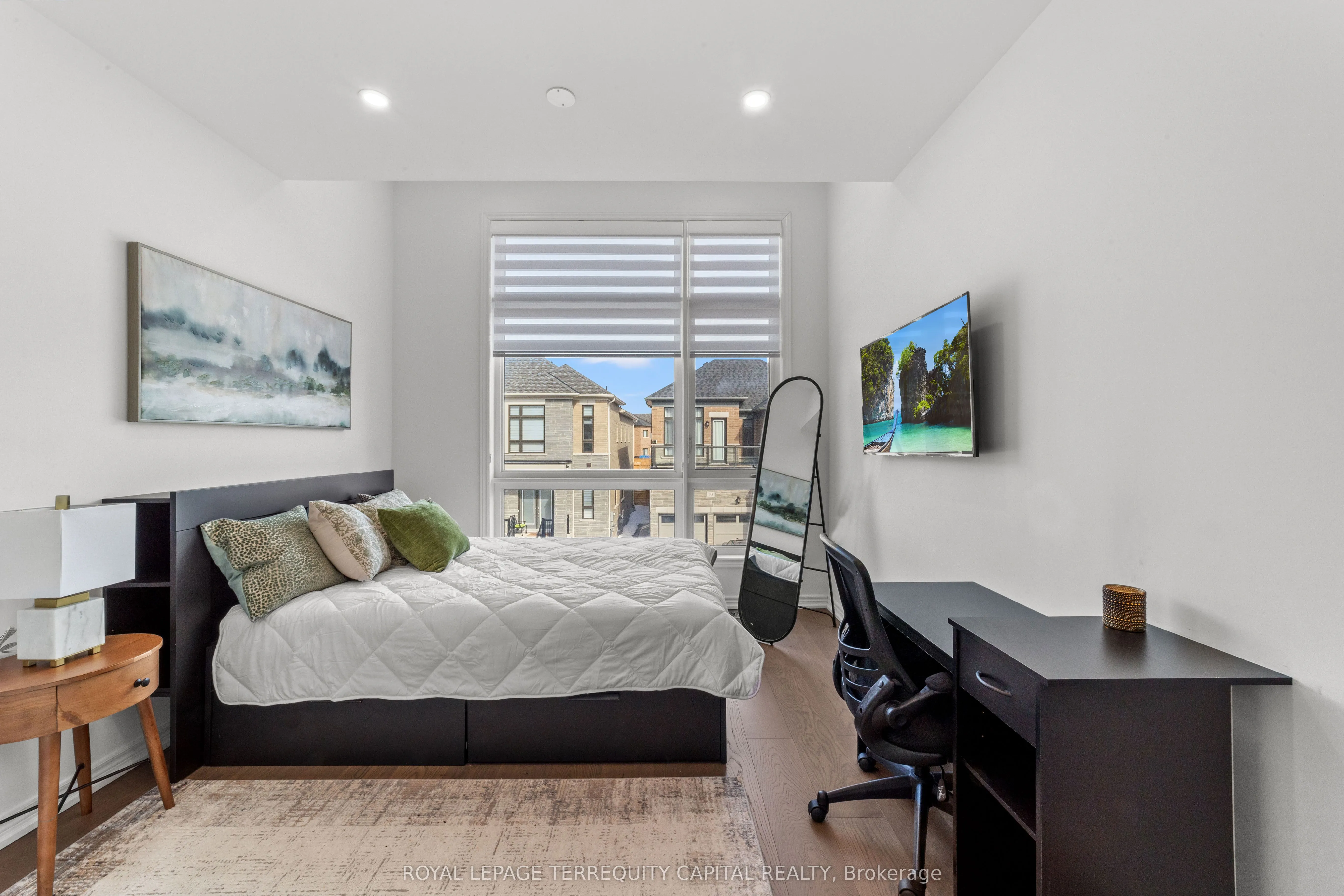 144 Pine Hill Crescent