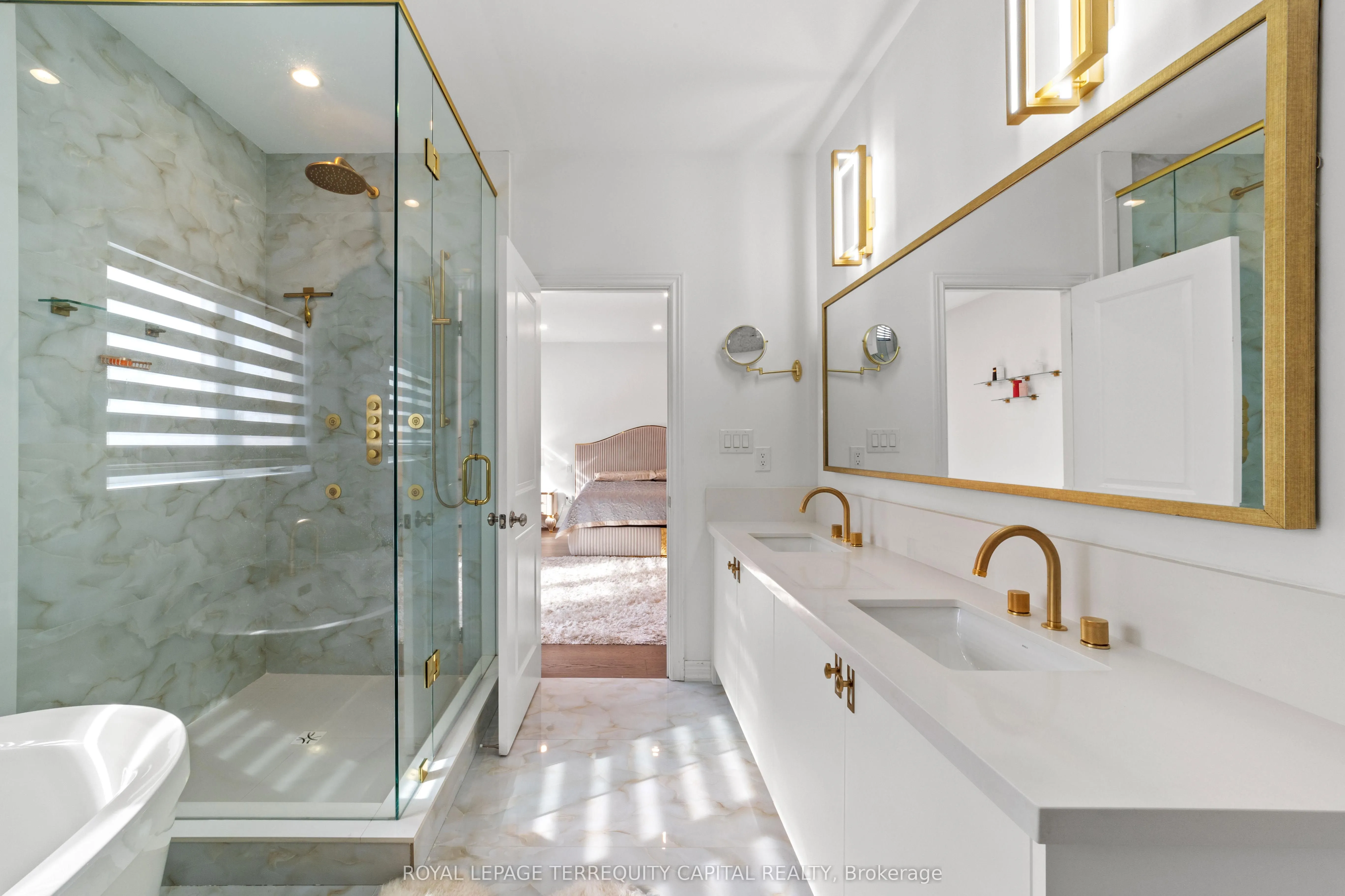 144 Pine Hill Crescent