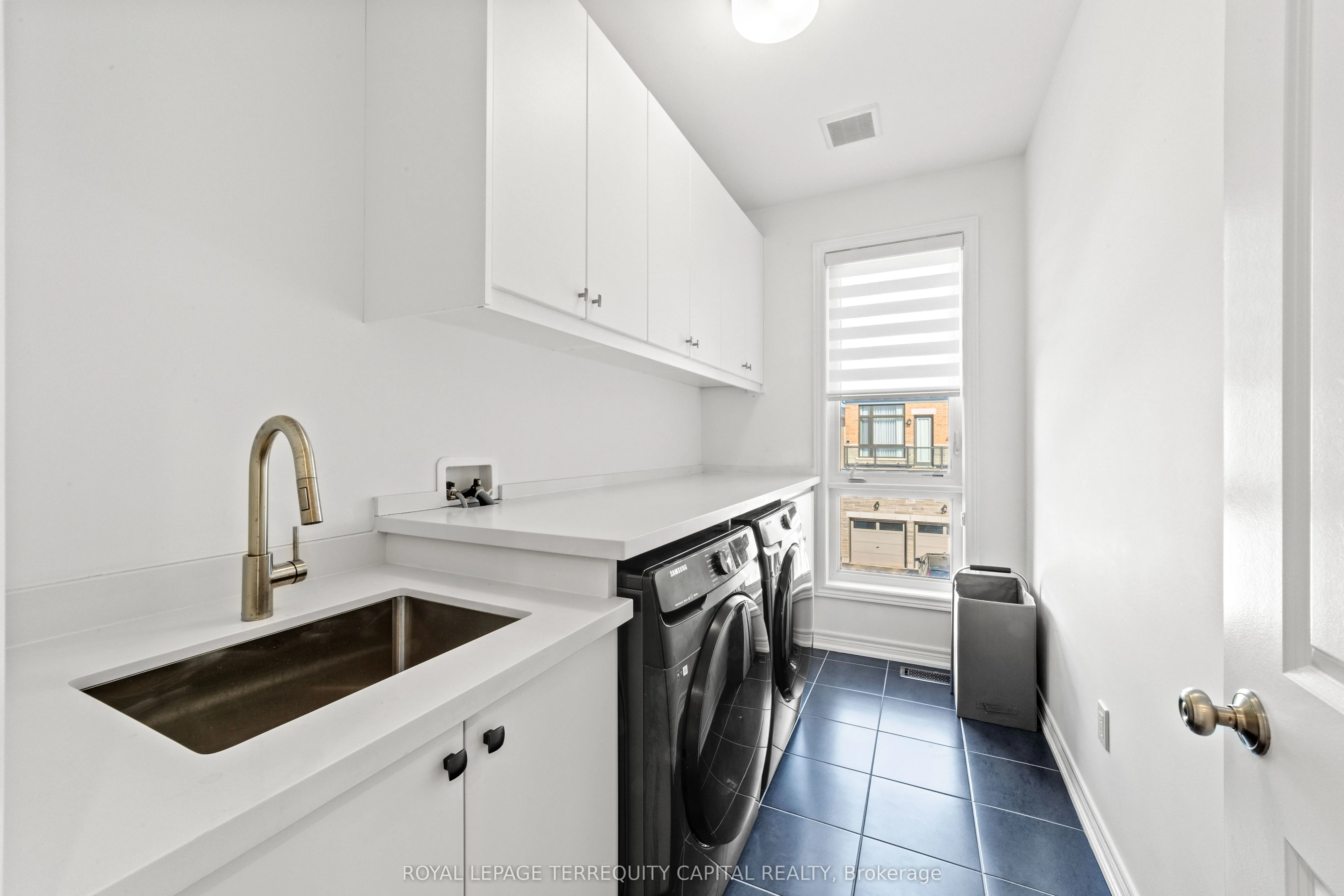 144 Pine Hill Crescent