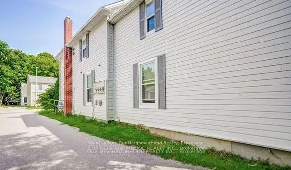 81 Wellington Street E