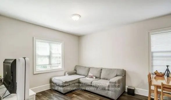 81 Wellington Street E