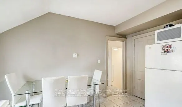 81 Wellington Street E