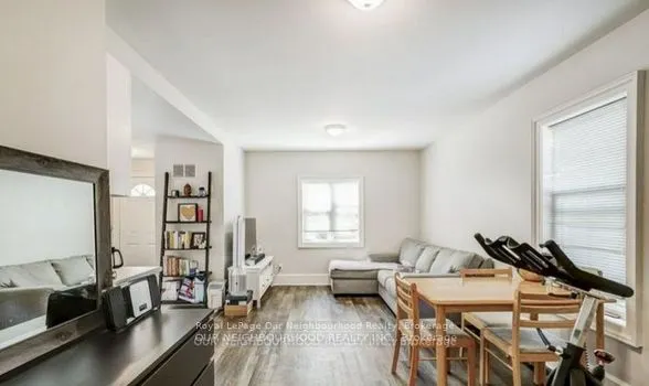 81 Wellington Street E