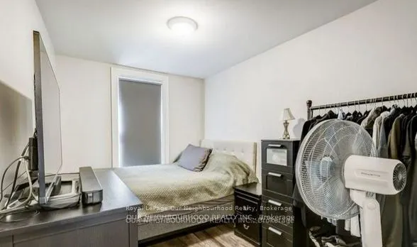 81 Wellington Street E