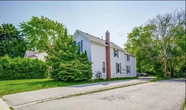 81 Wellington Street E