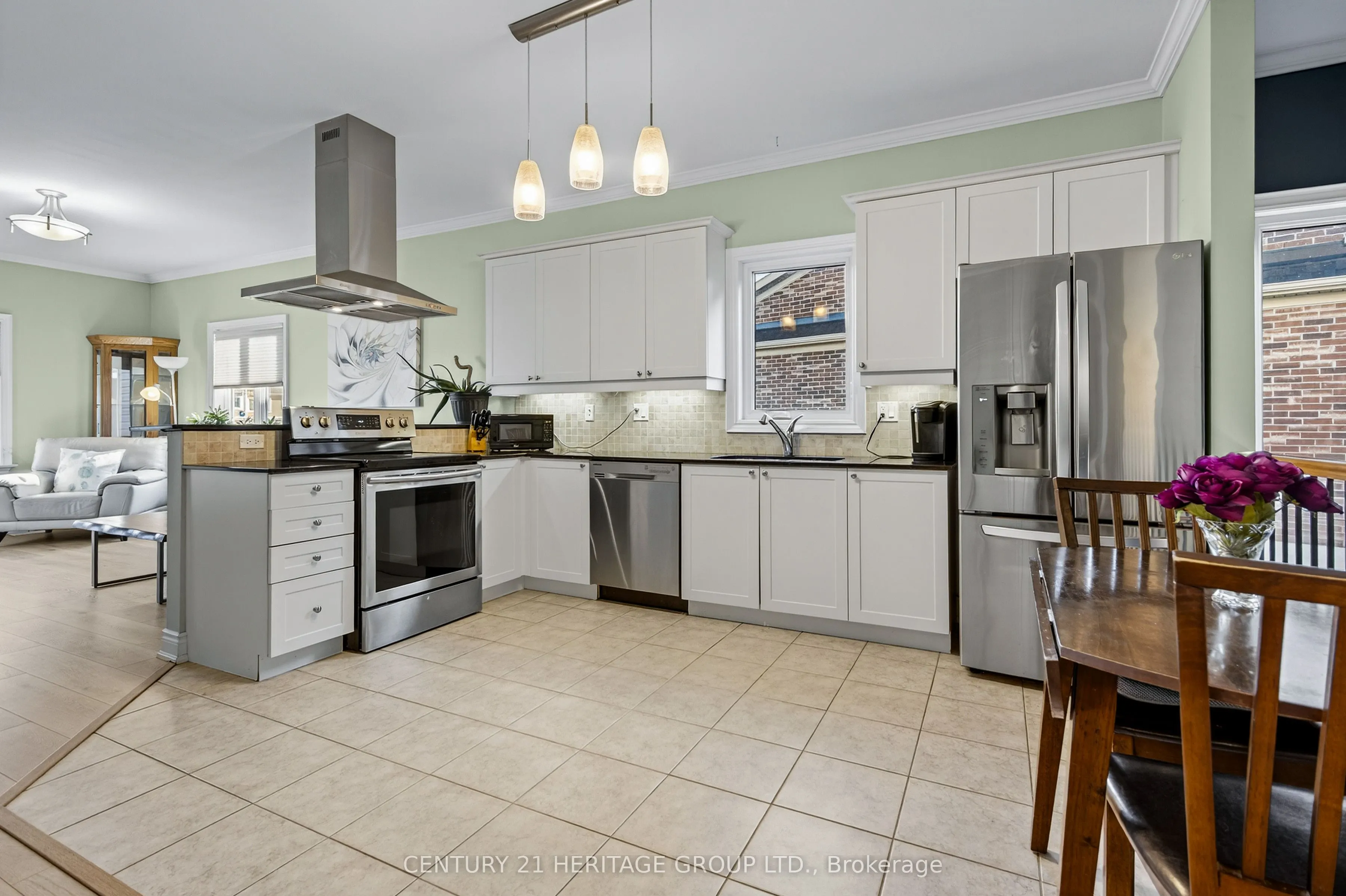 59 Kingsmere Crescent