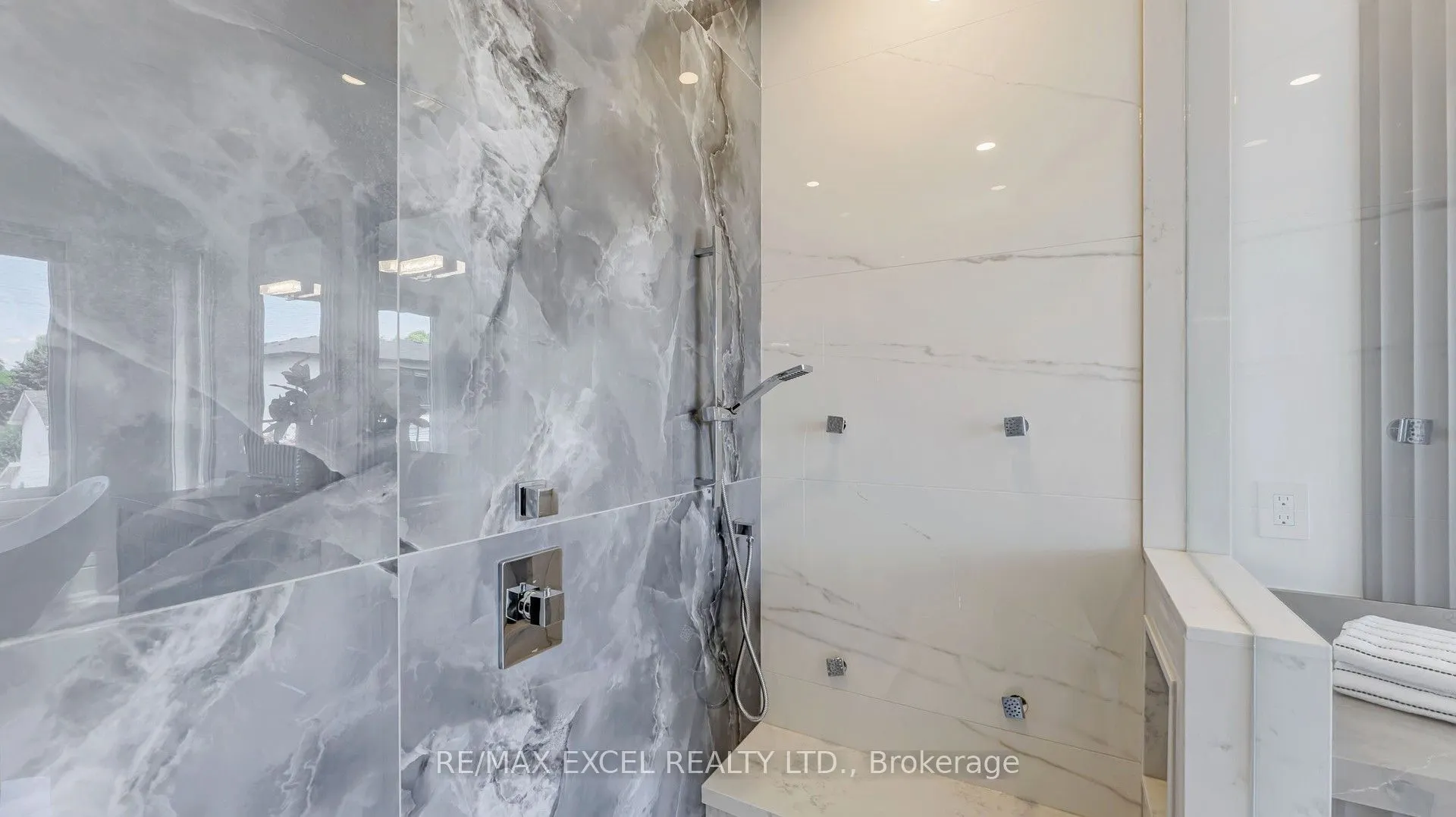 22 Sanderson Crescent