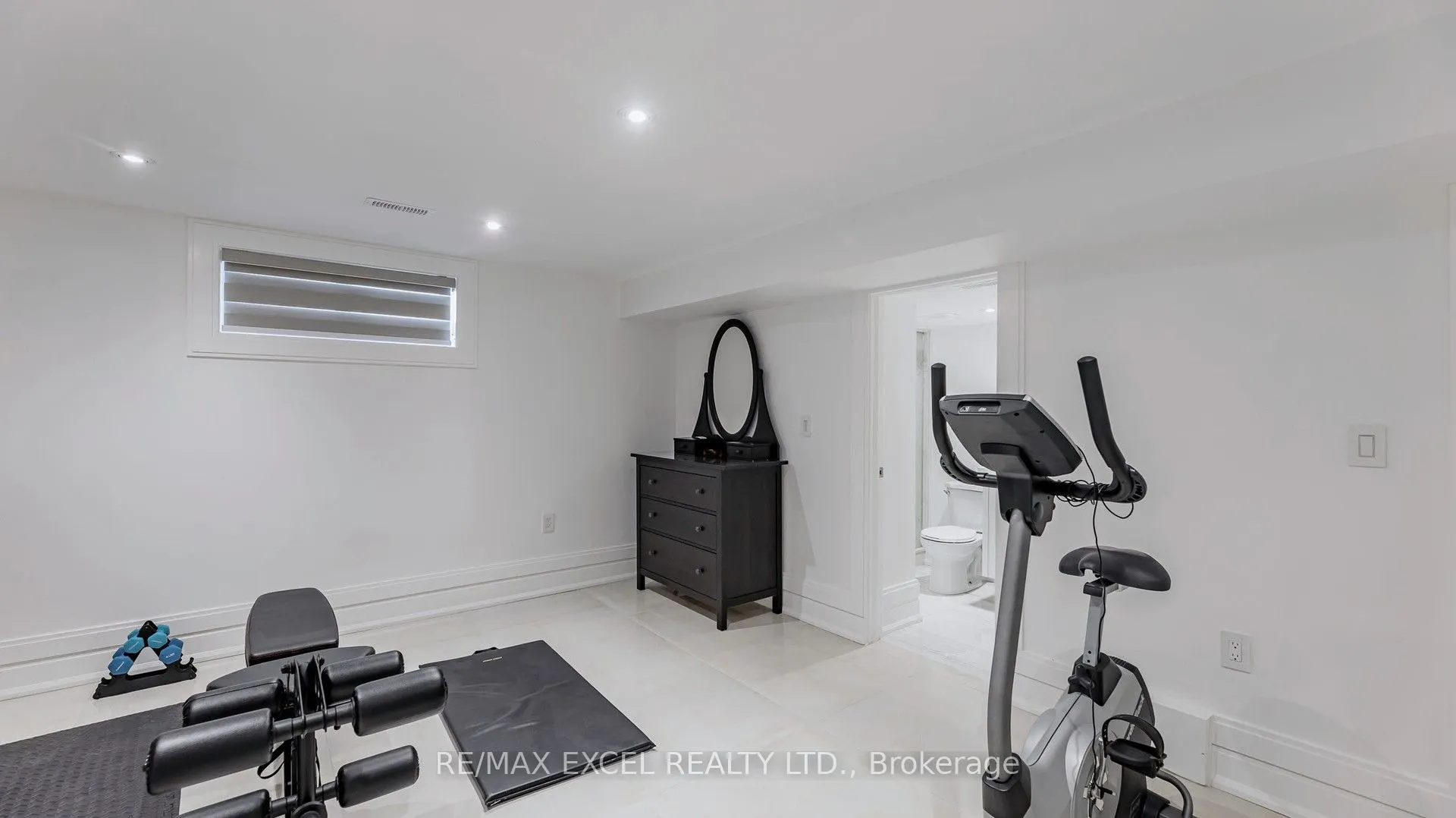 22 Sanderson Crescent