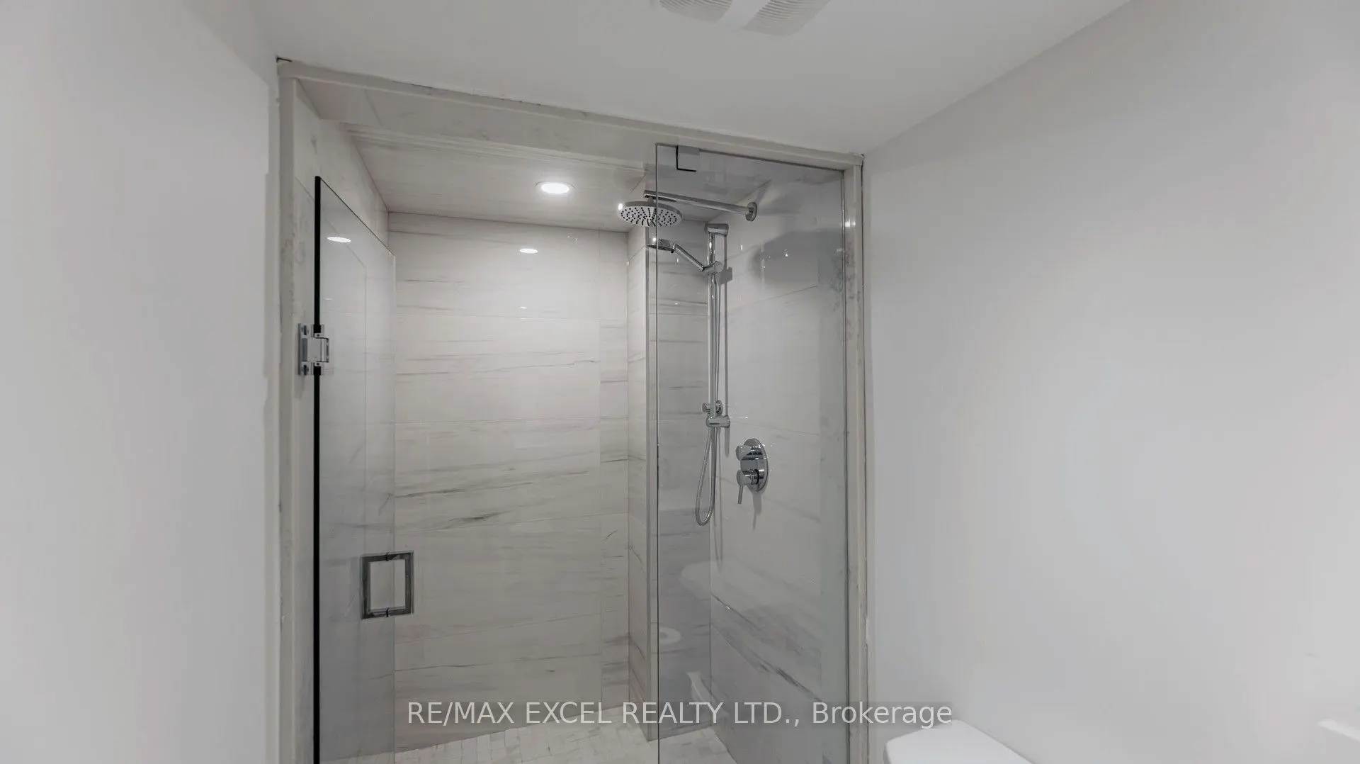 22 Sanderson Crescent