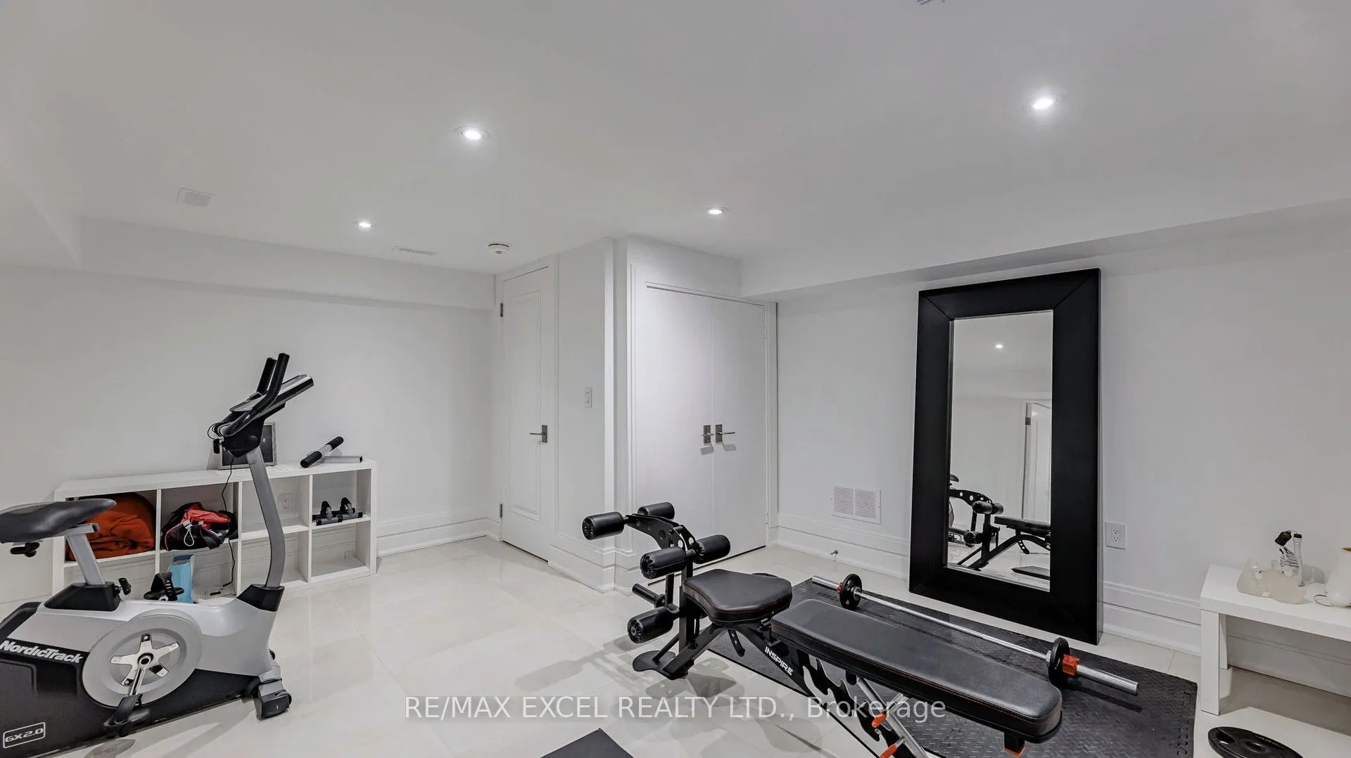 22 Sanderson Crescent