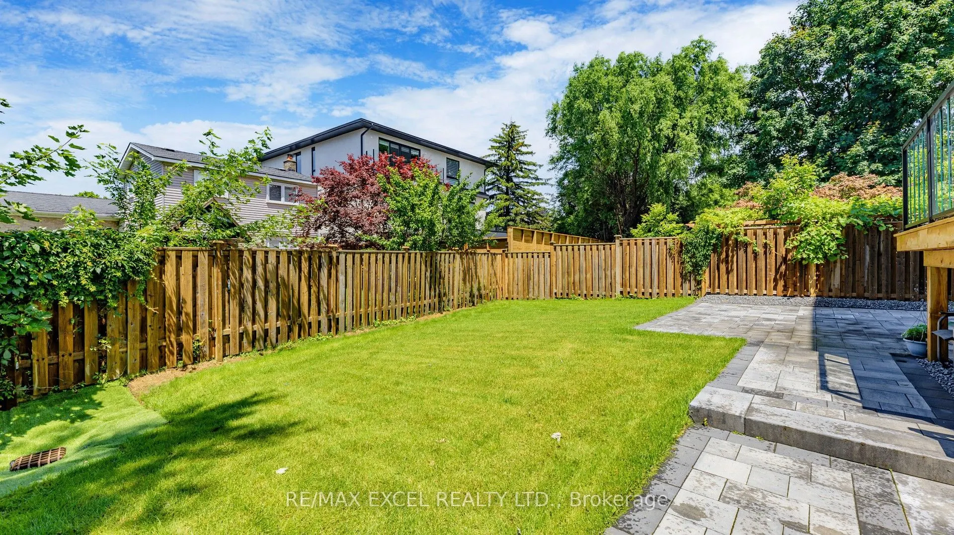 22 Sanderson Crescent