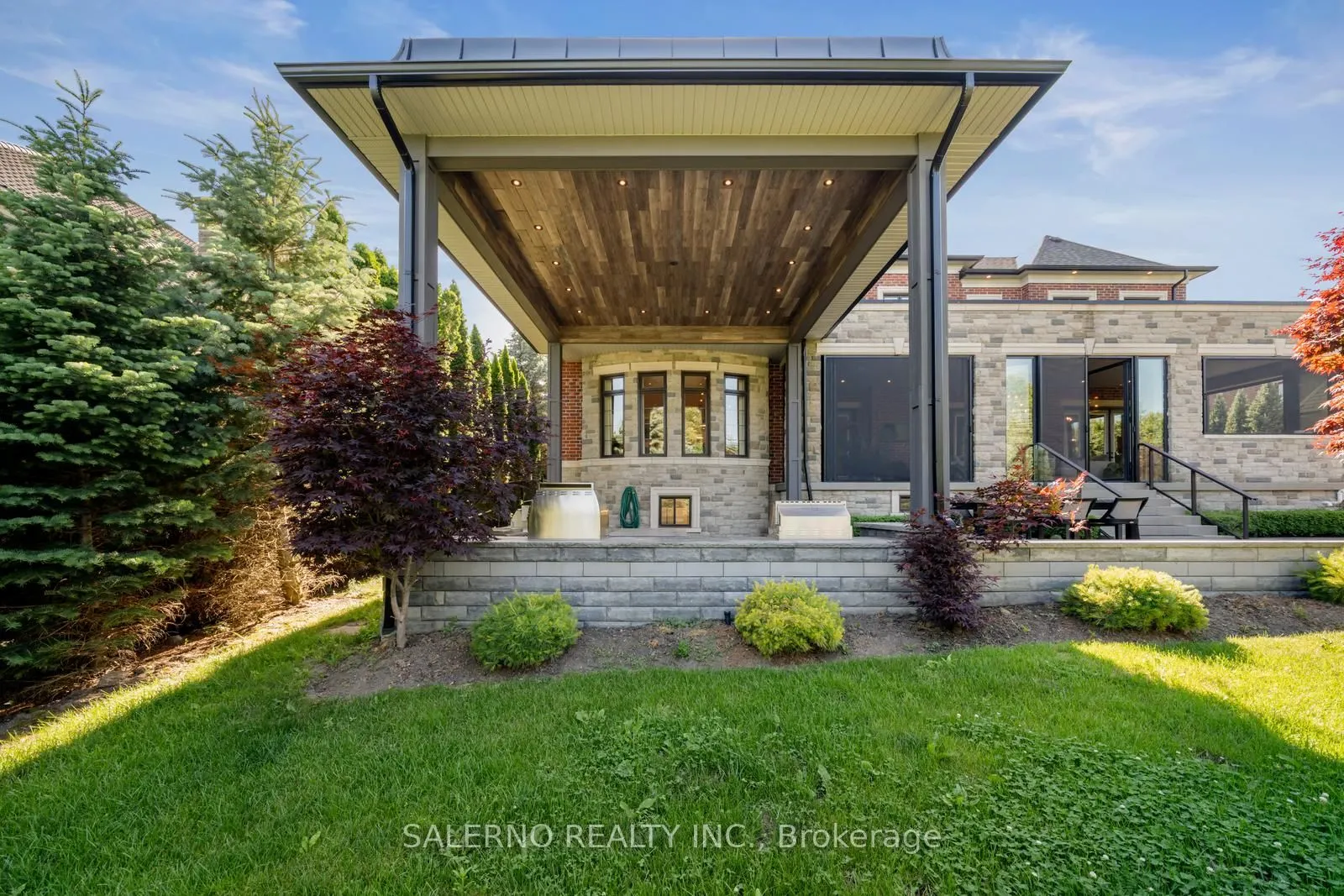 97 Carmichael Crescent