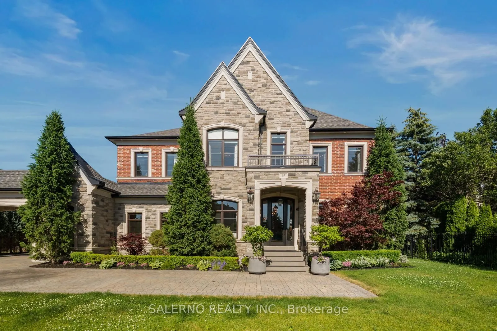 97 Carmichael Crescent