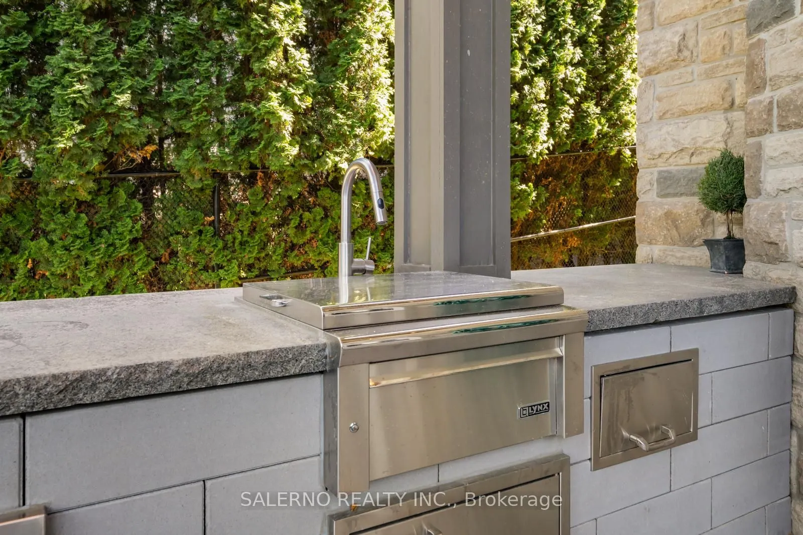 97 Carmichael Crescent