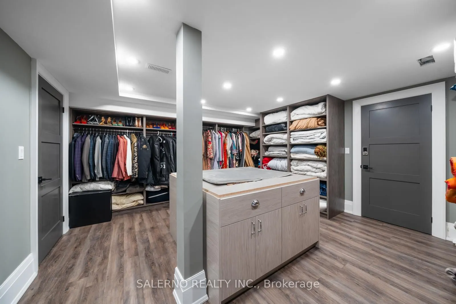 97 Carmichael Crescent