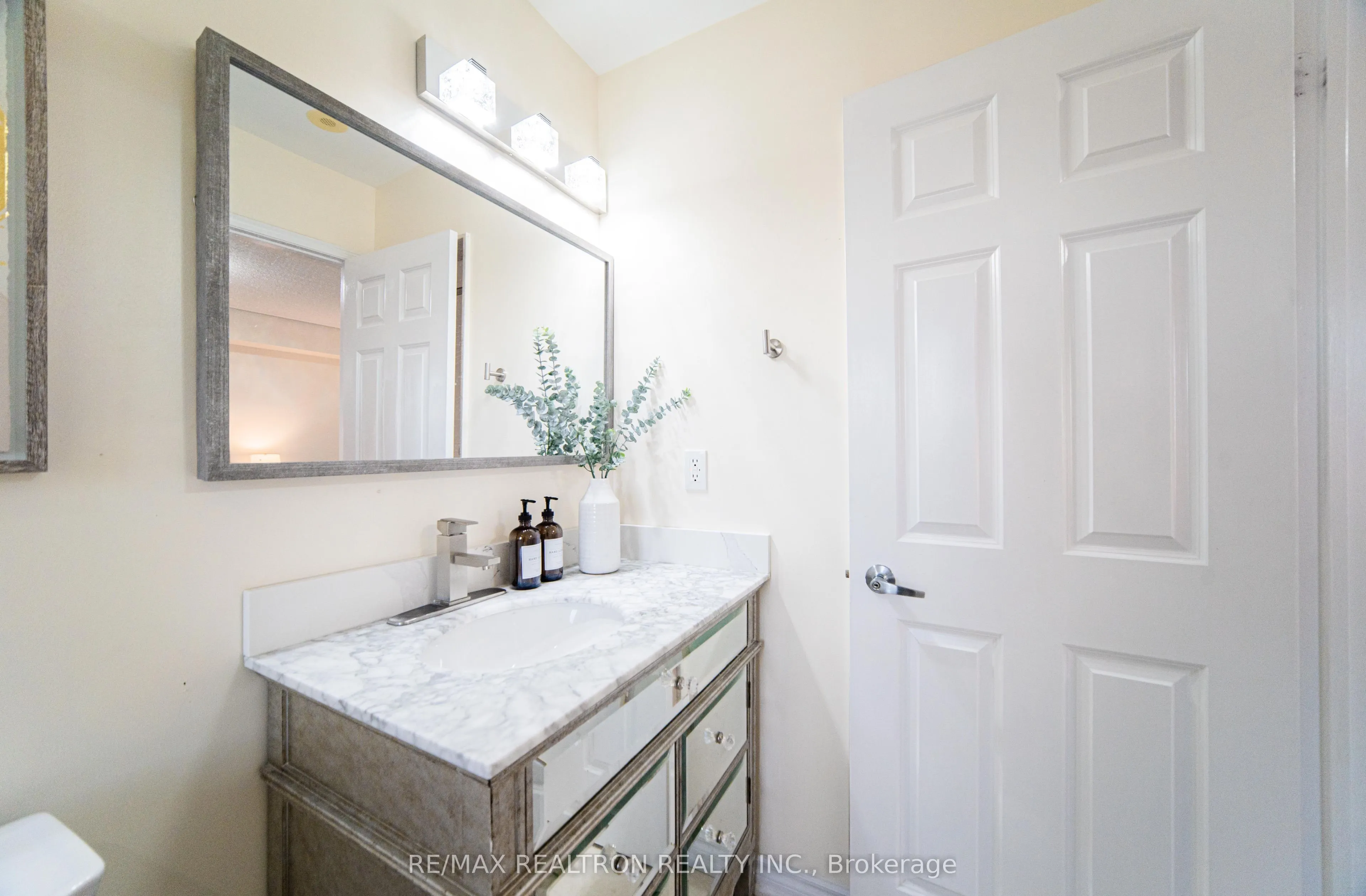 50 Greensborough Villag Circle, #22