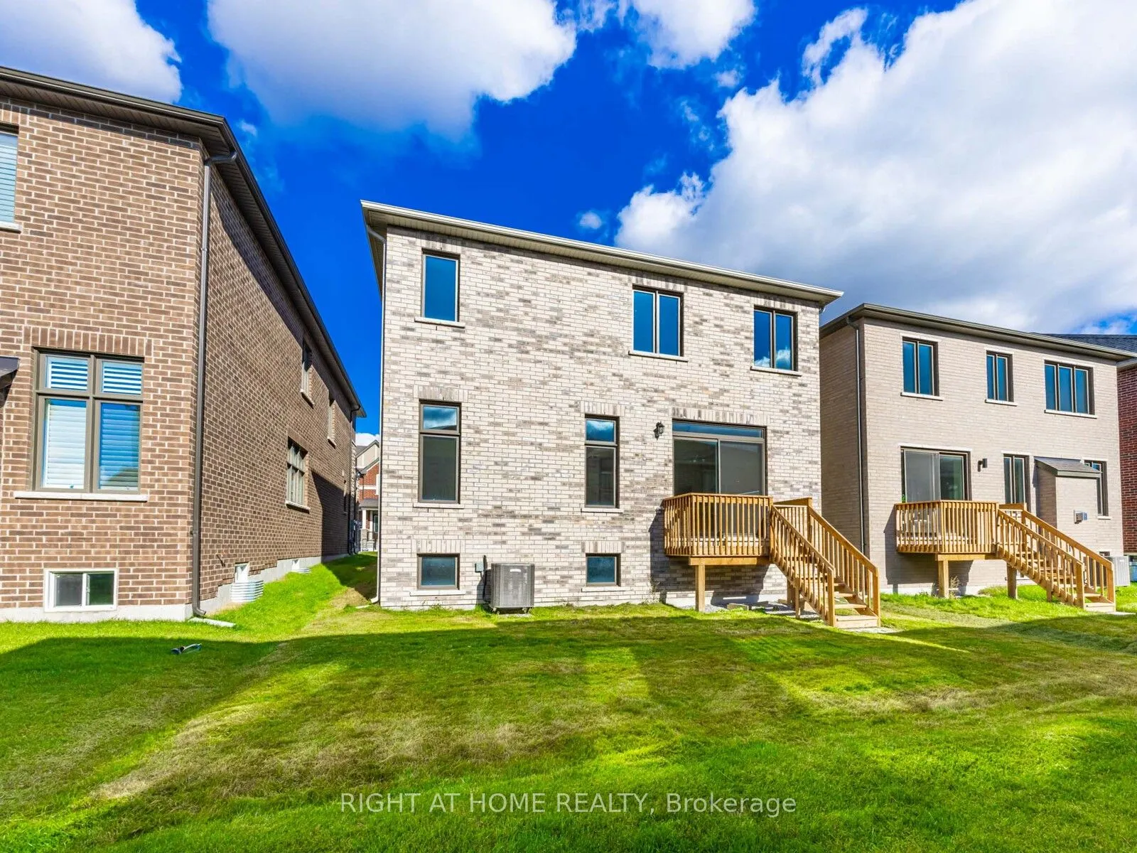 61 Greenridge Crescent