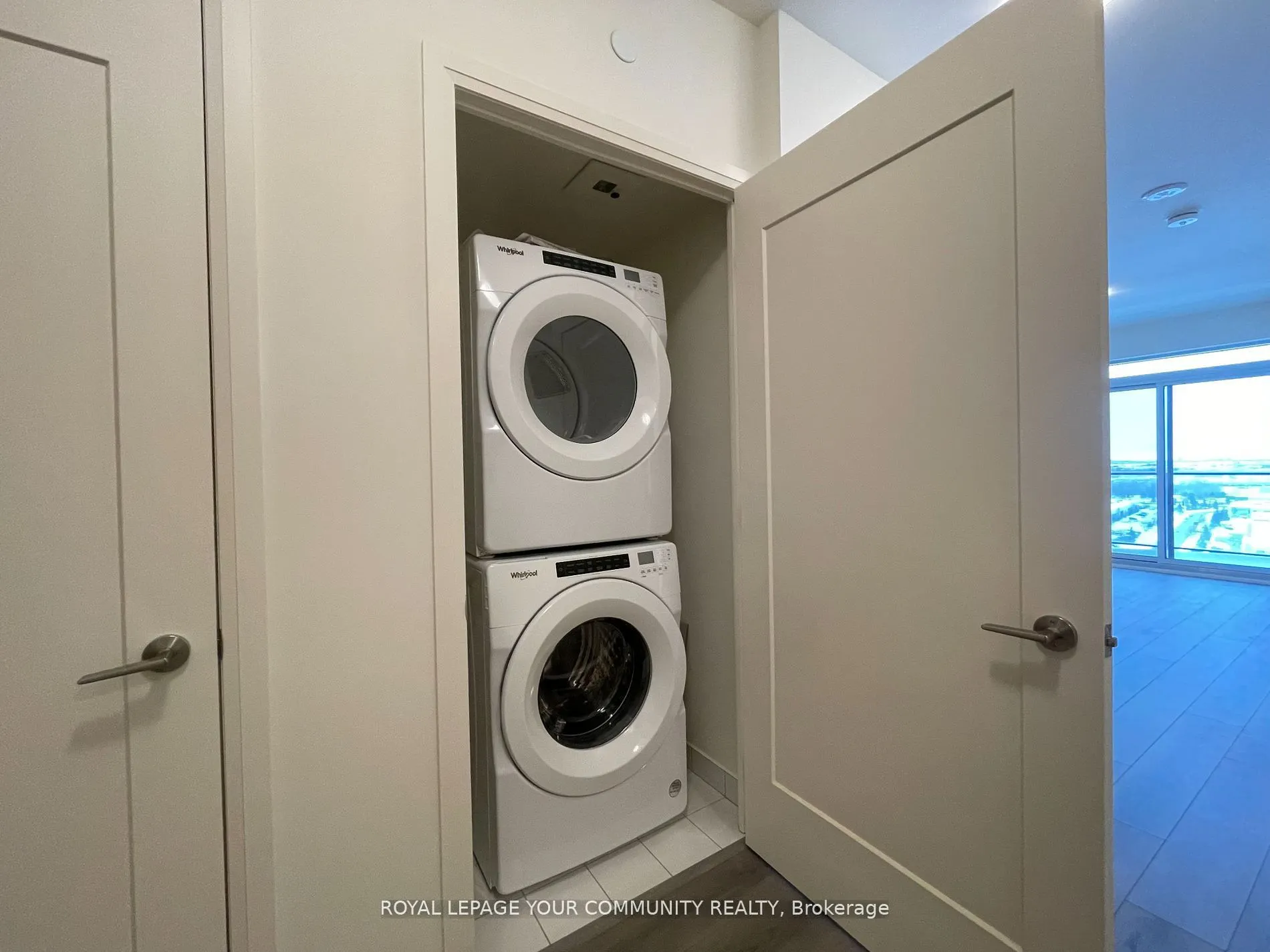 8960 Jane Street, #1807