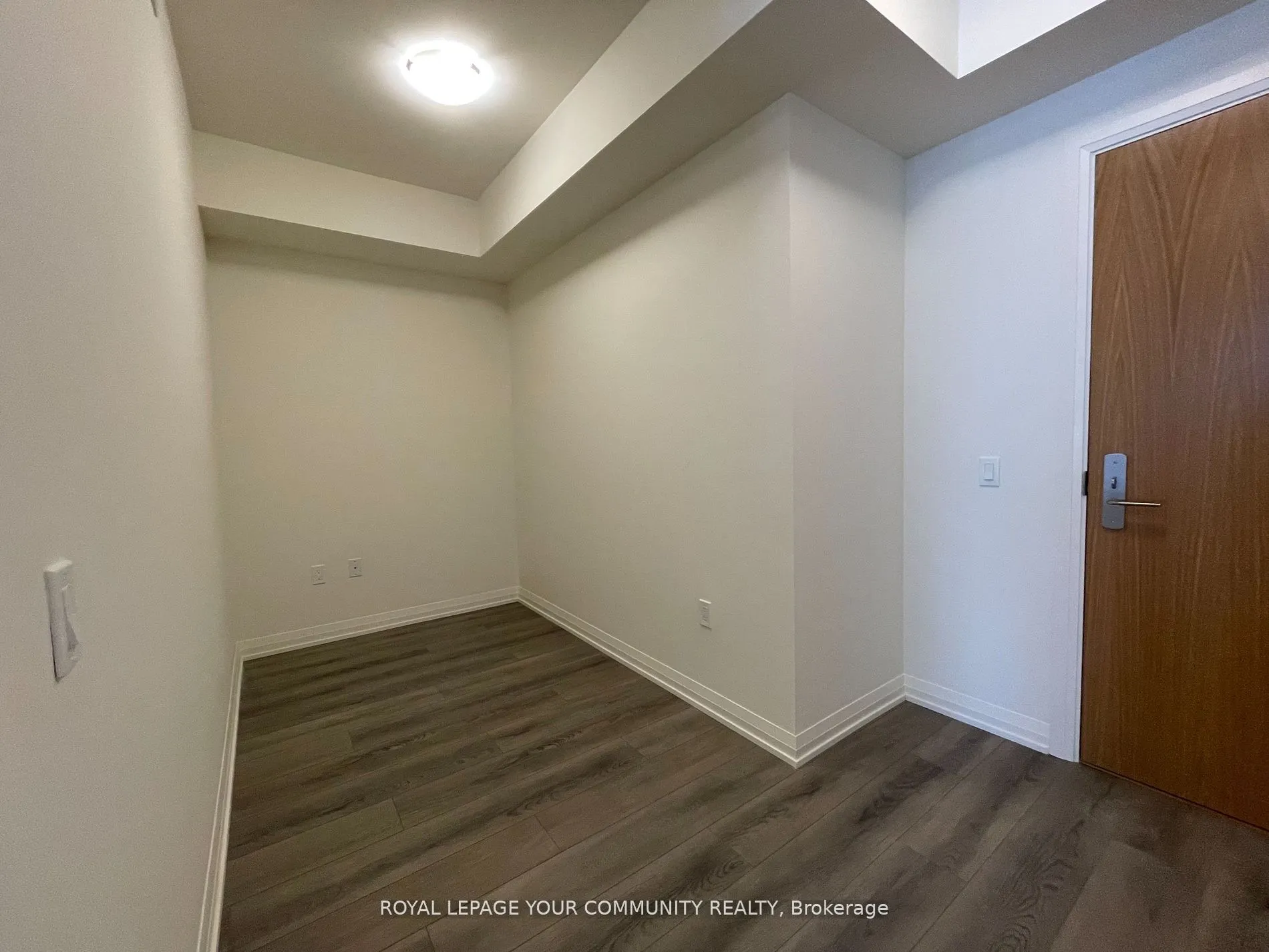 8960 Jane Street, #1807