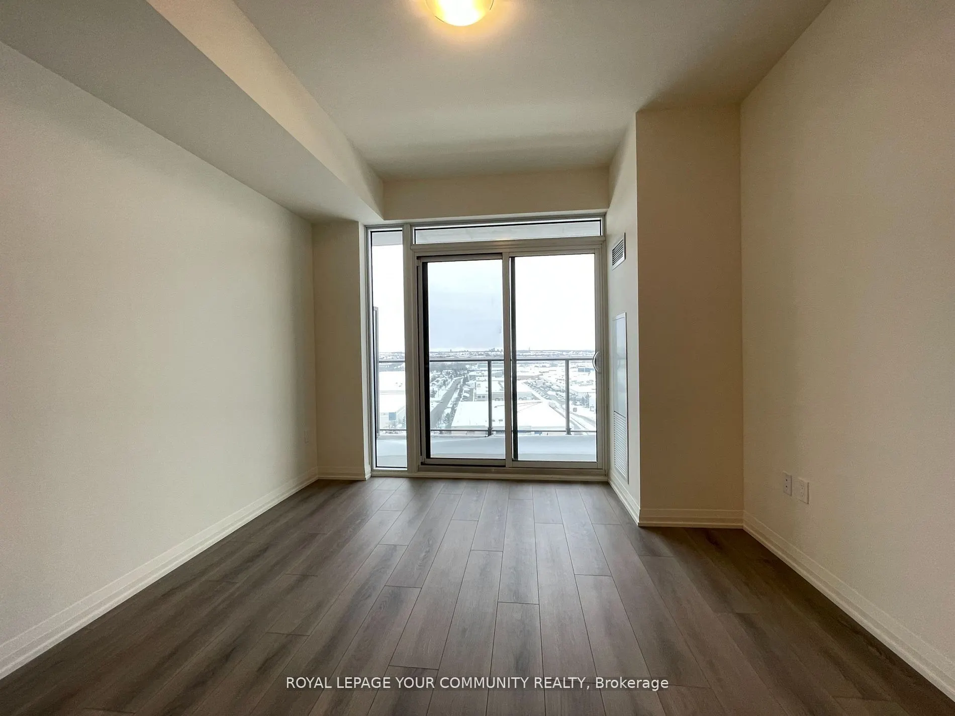 8960 Jane Street, #1807