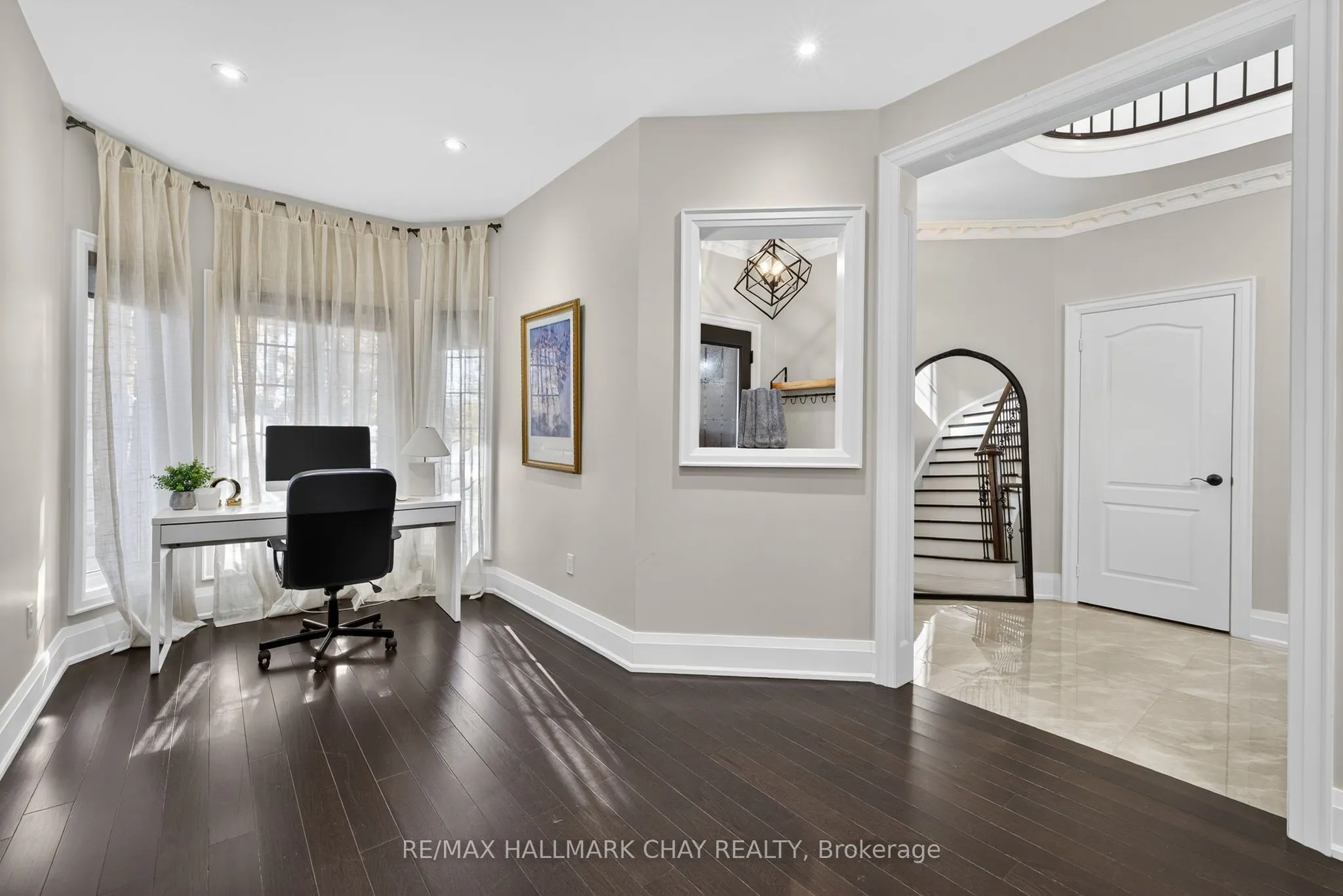 160 Golden Gate Circle