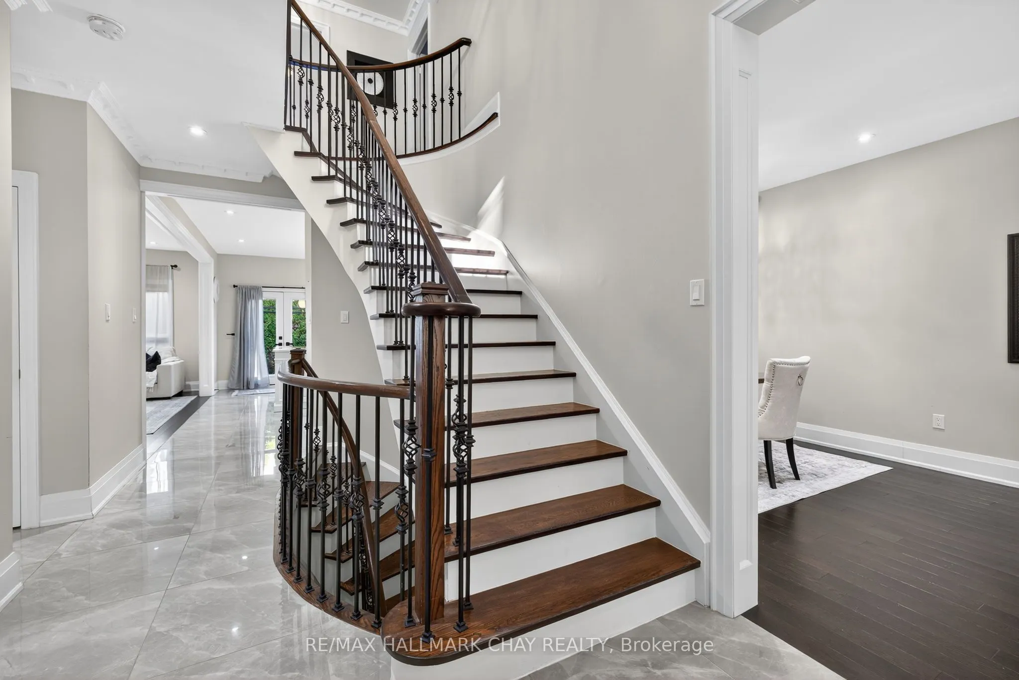 160 Golden Gate Circle