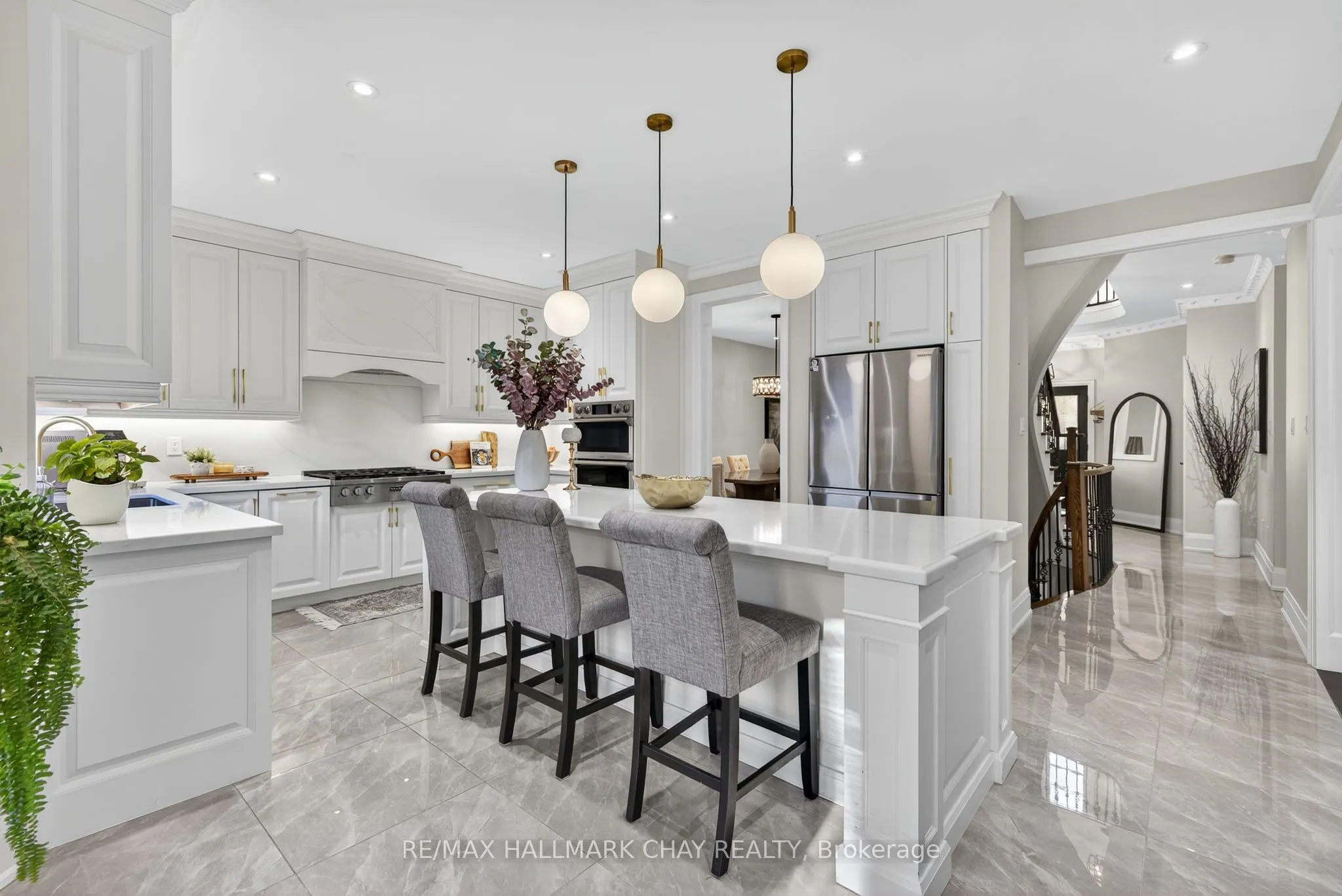 160 Golden Gate Circle