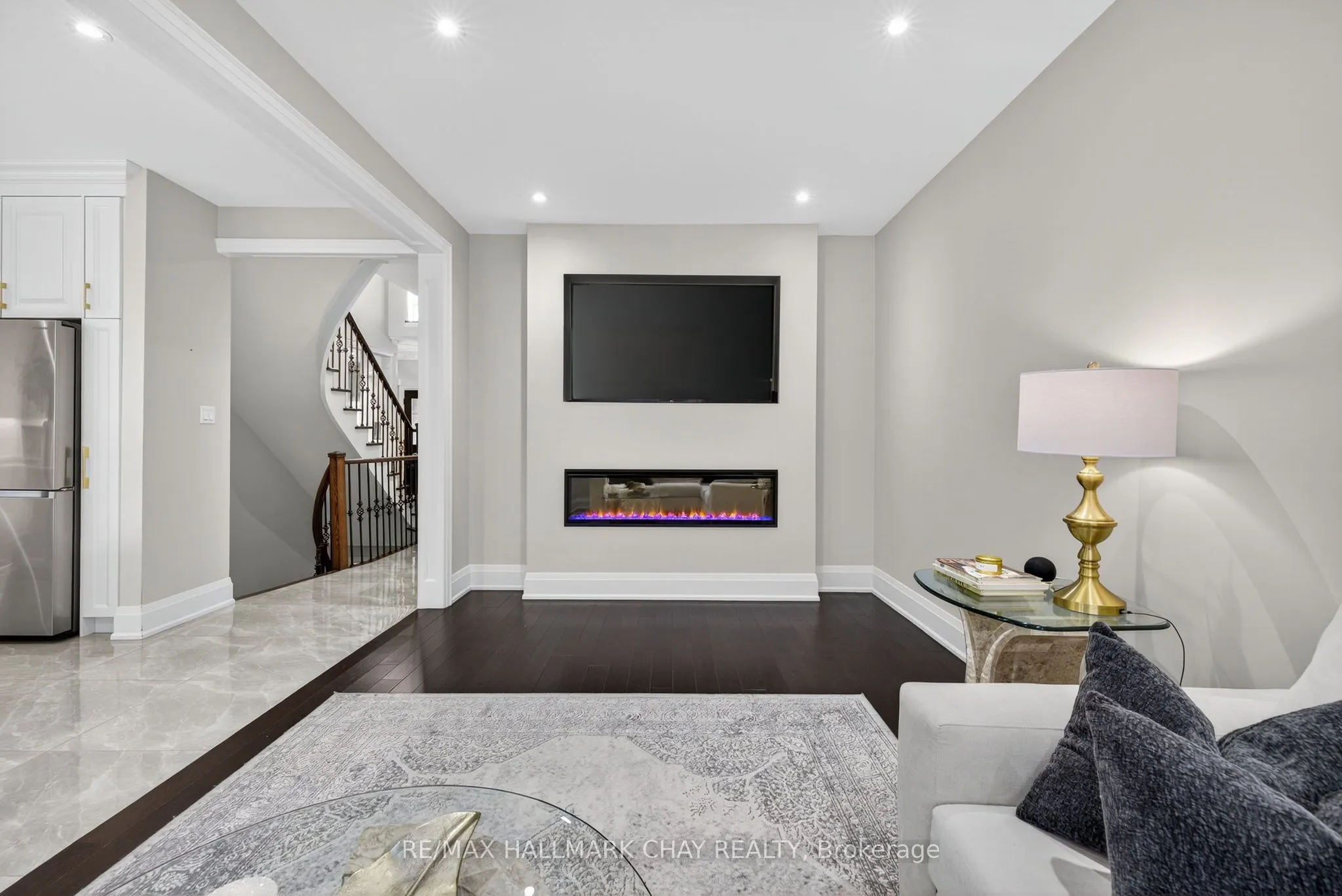 160 Golden Gate Circle