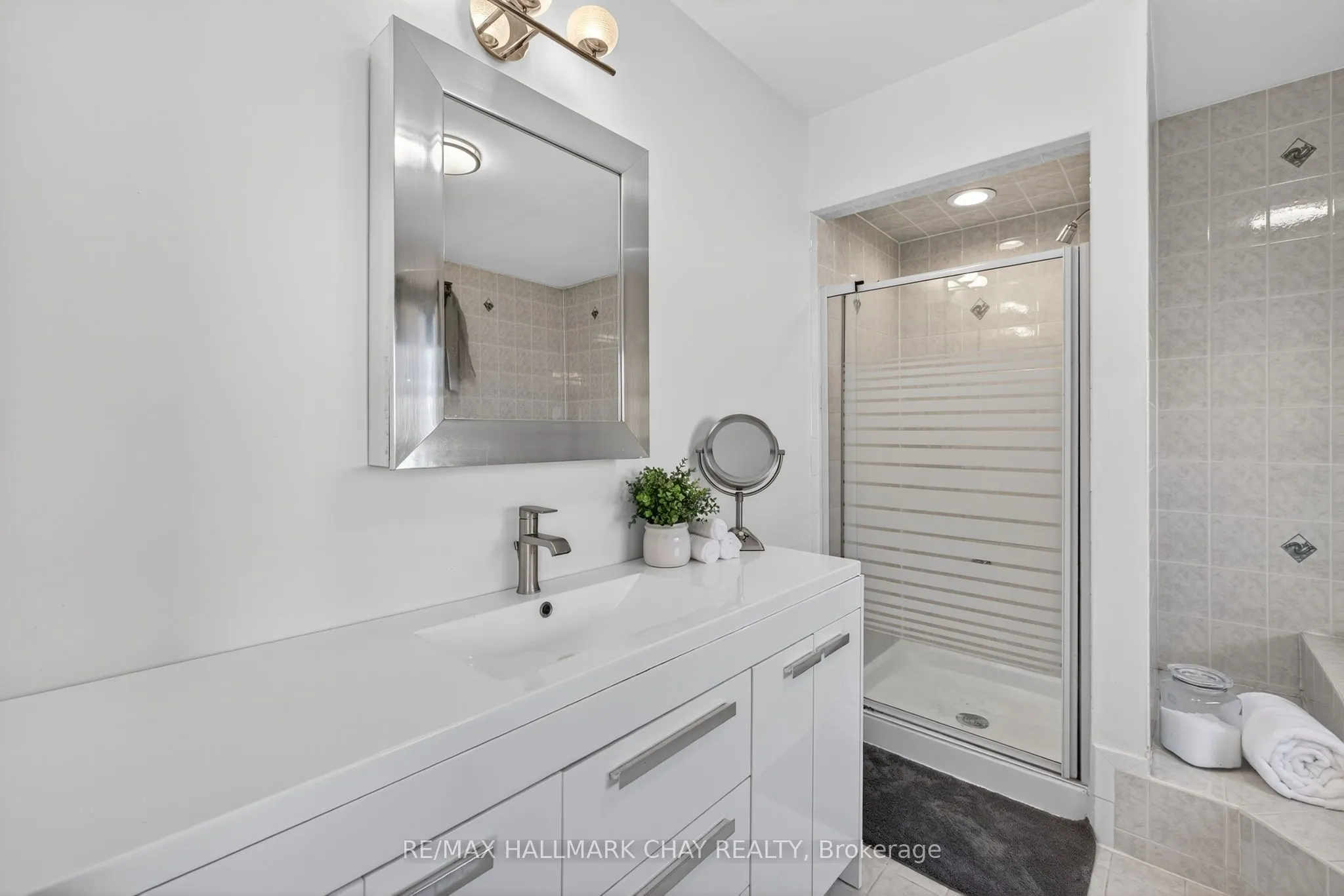 160 Golden Gate Circle