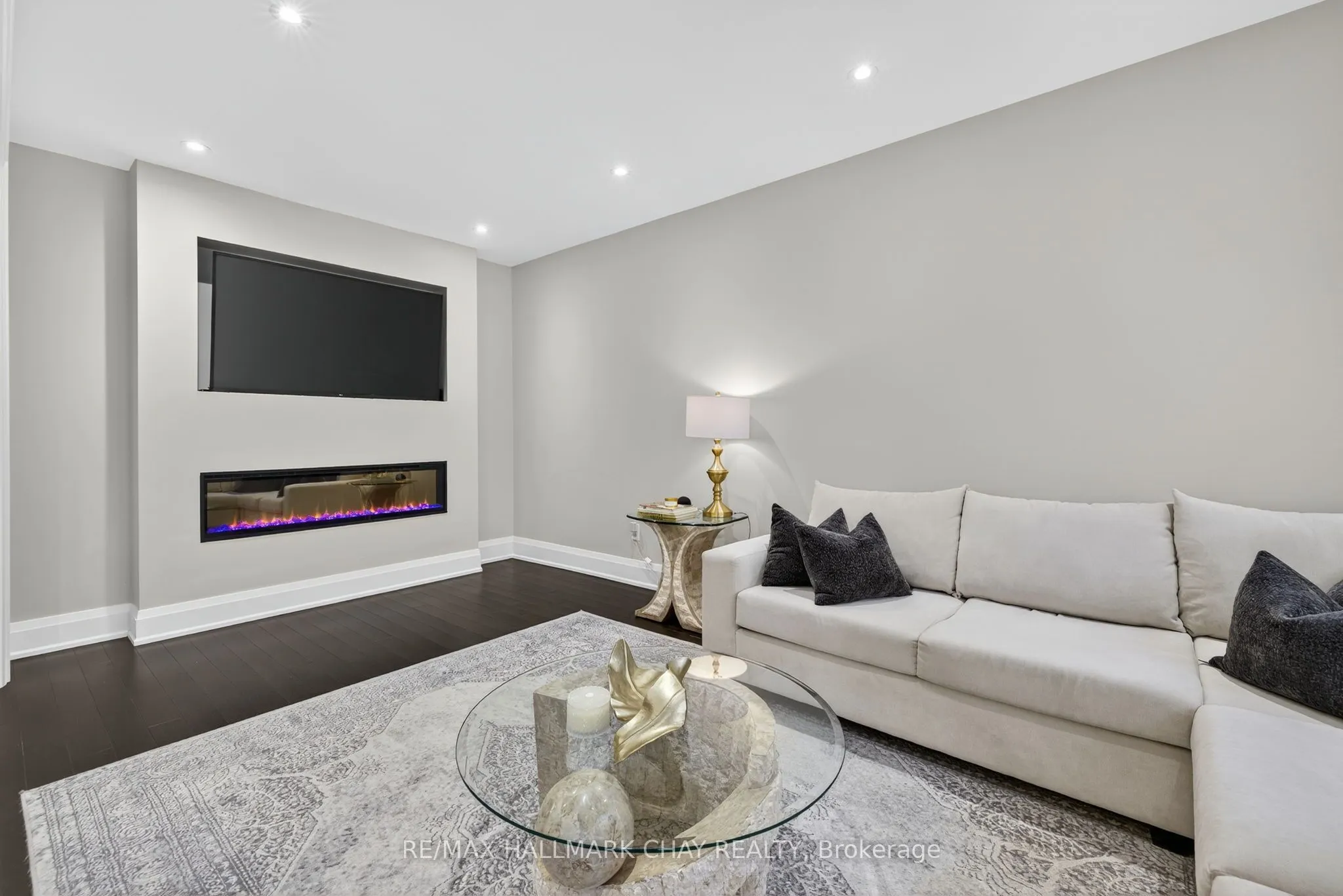 160 Golden Gate Circle