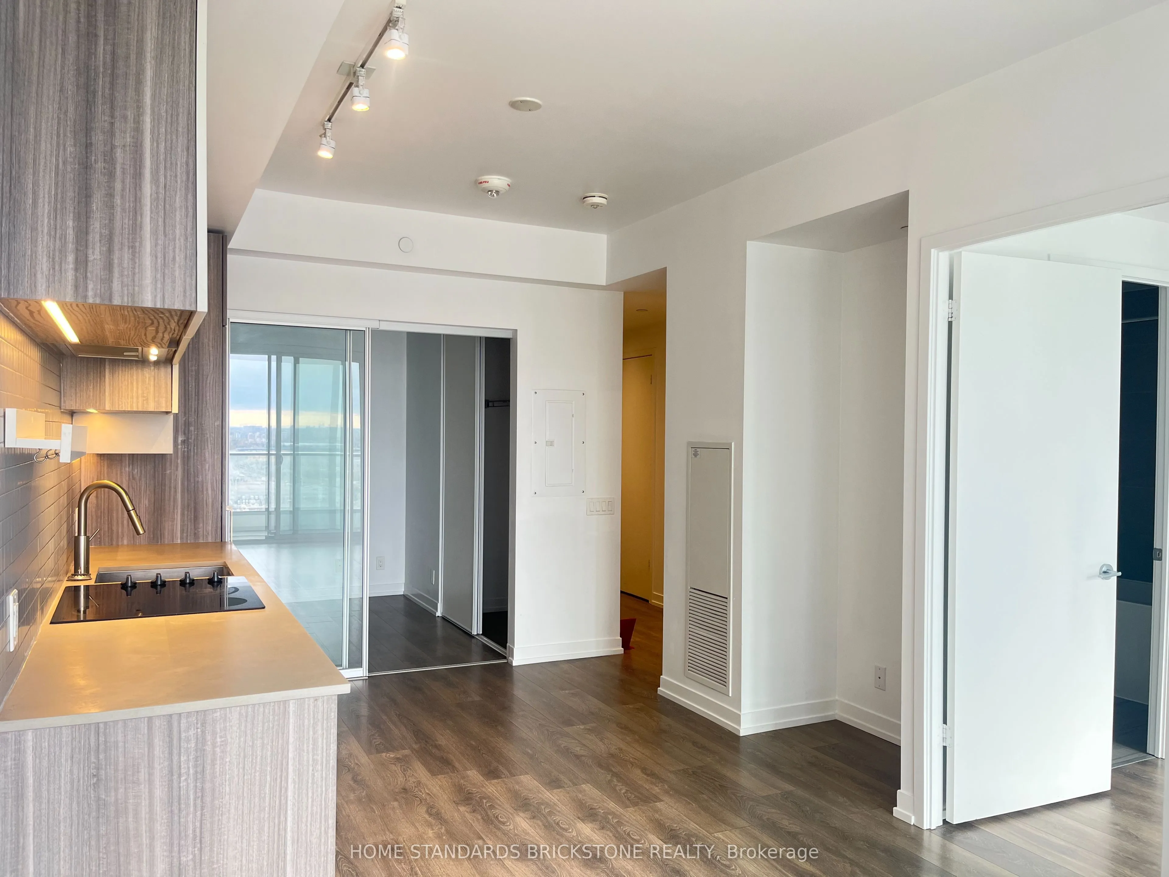 898 Portage Parkway, #2605