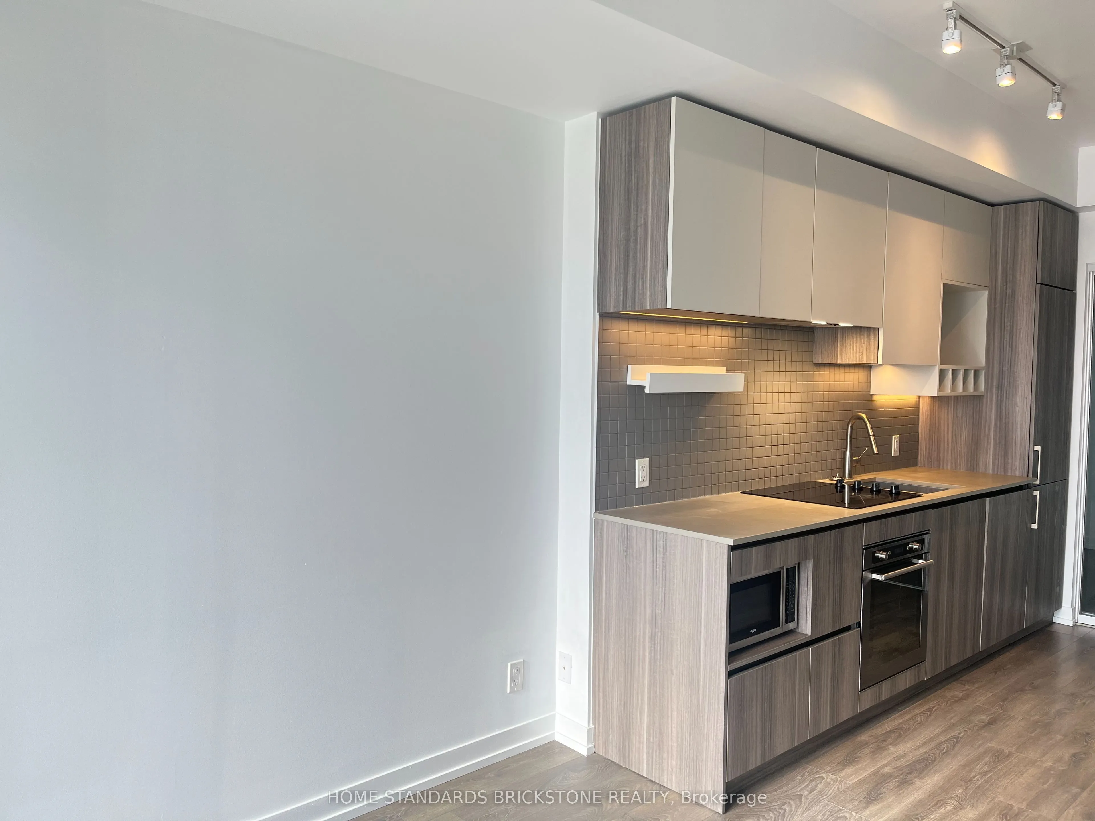 898 Portage Parkway, #2605