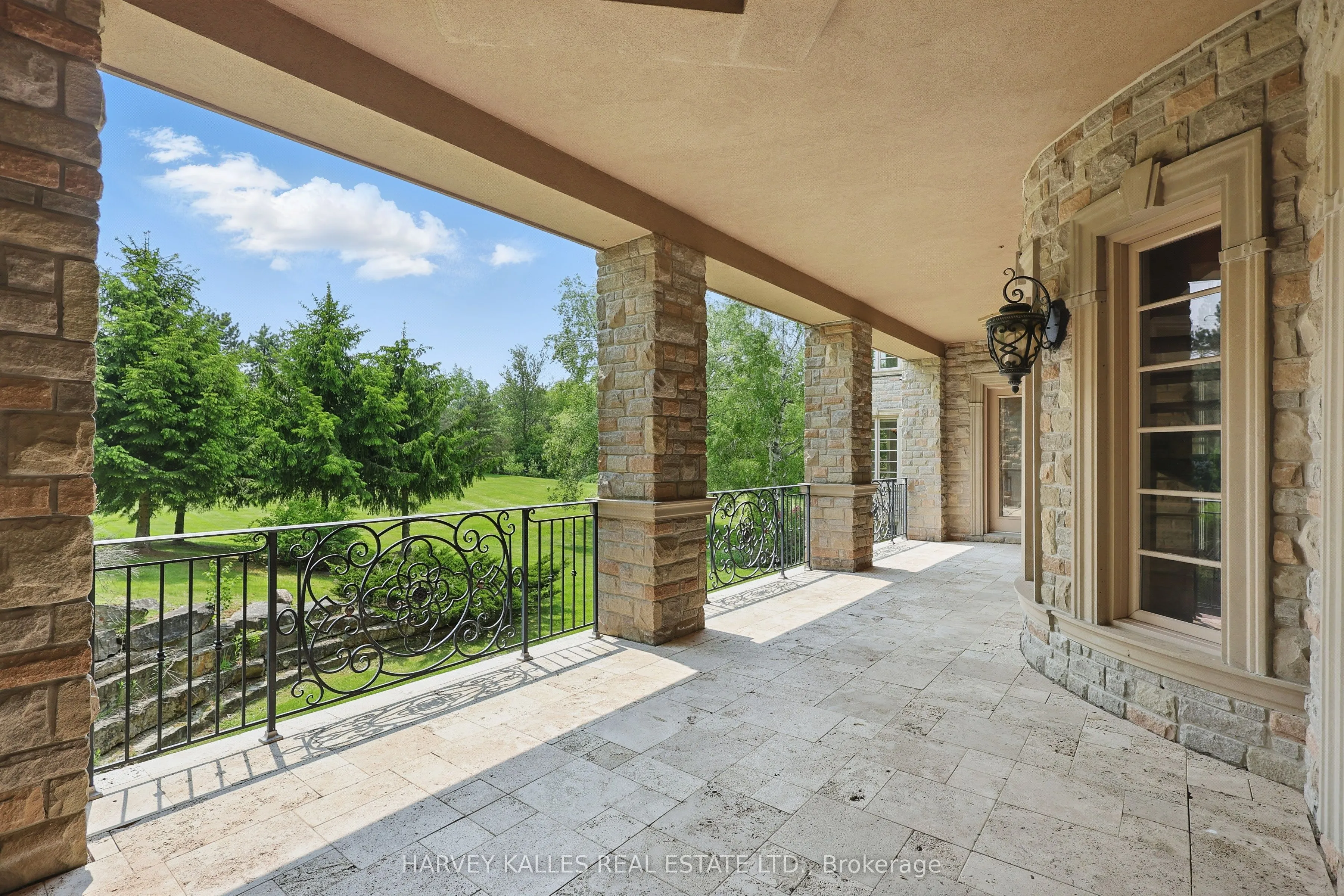 443 Dearbourne Avenue